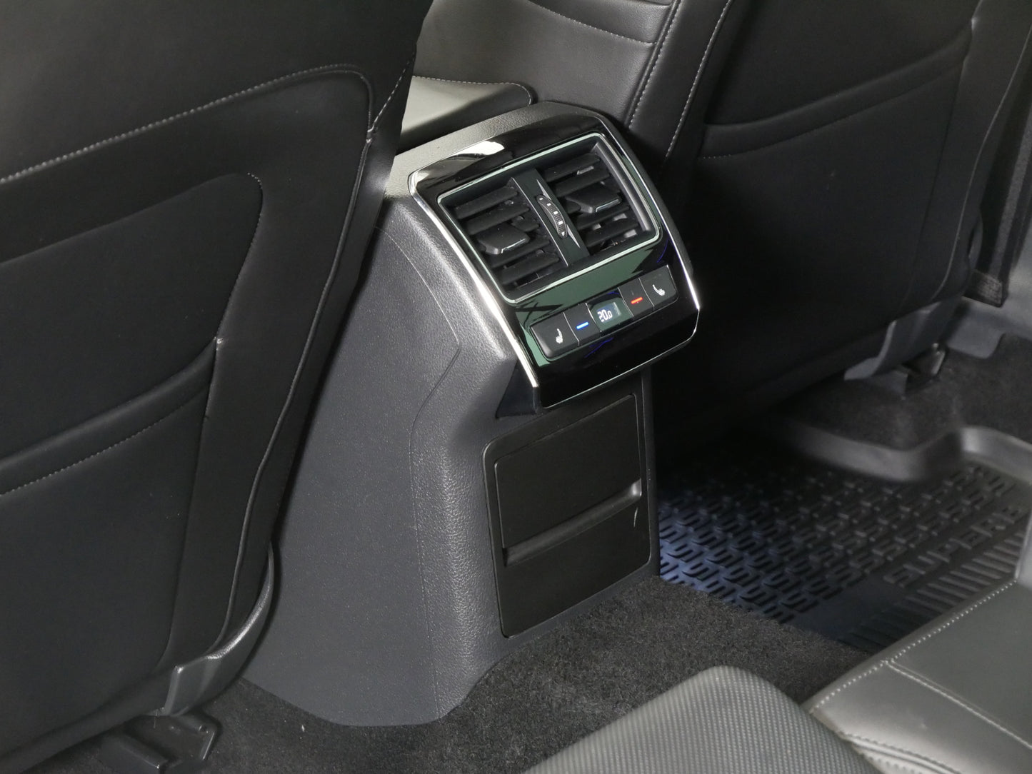 Škoda Superb 2.0 TDI/140kW/4x4/DSG/L&K/WEBASTO