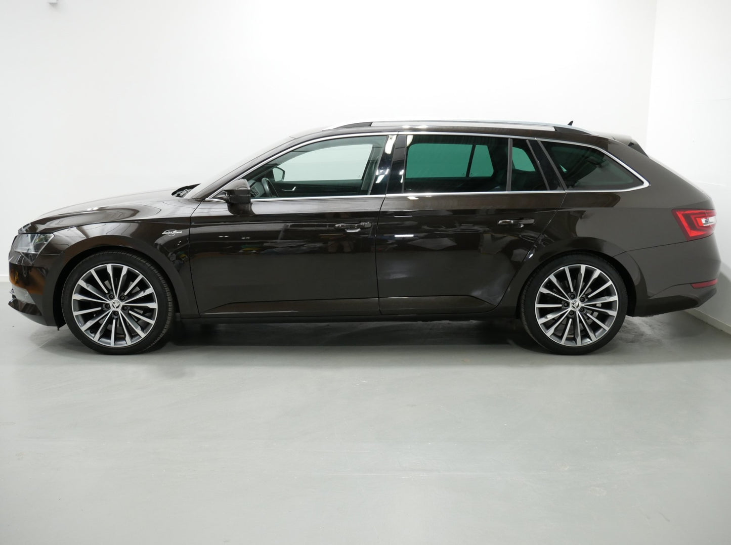 Škoda Superb 2.0 TDI/140kW/TAŽNÉ/DCC/CANTON/VENTILACE/KŮŽE/L&K