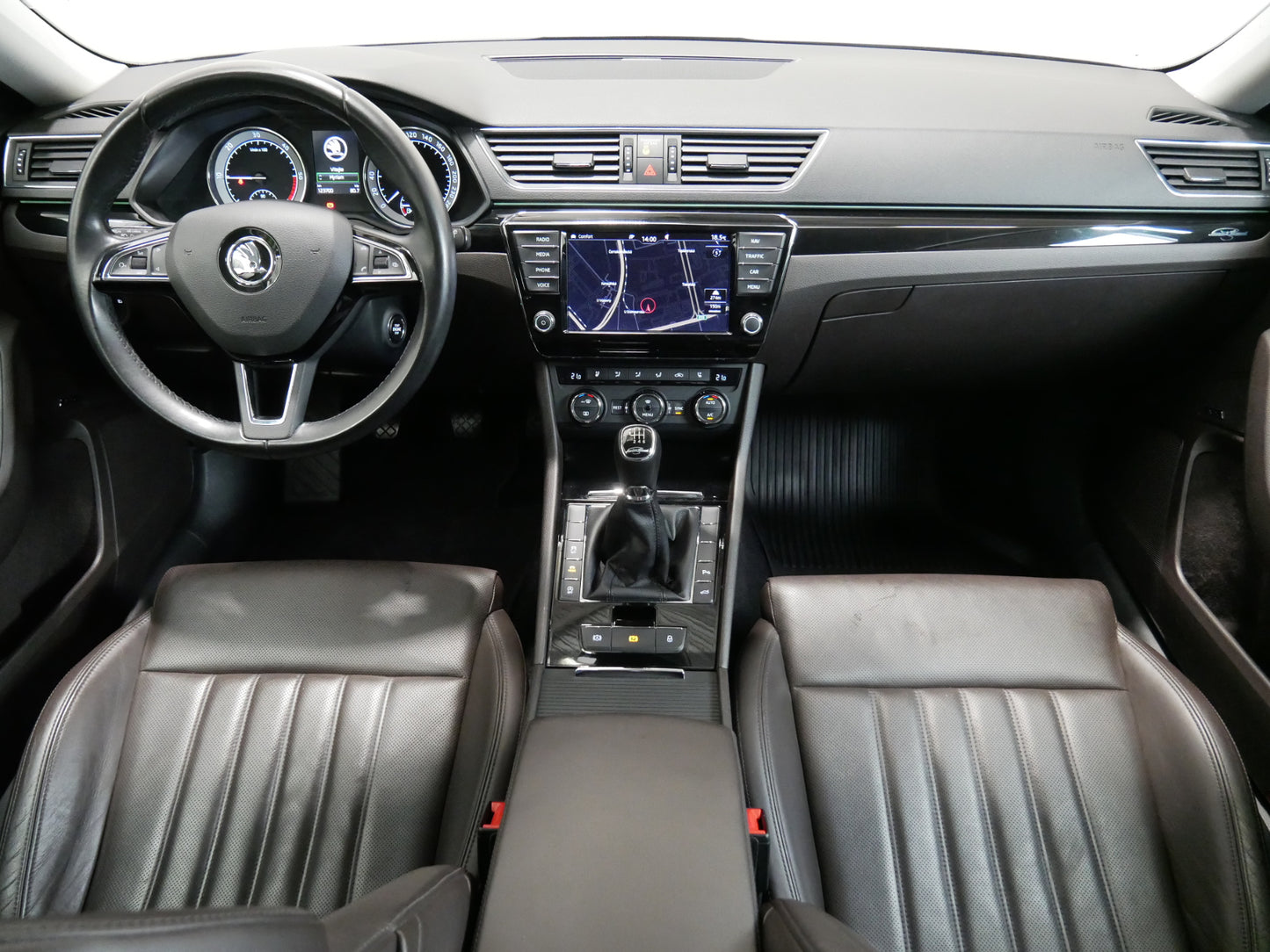 Škoda Superb 2.0 TDI/140kW/TAŽNÉ/DCC/CANTON/VENTILACE/KŮŽE/L&K