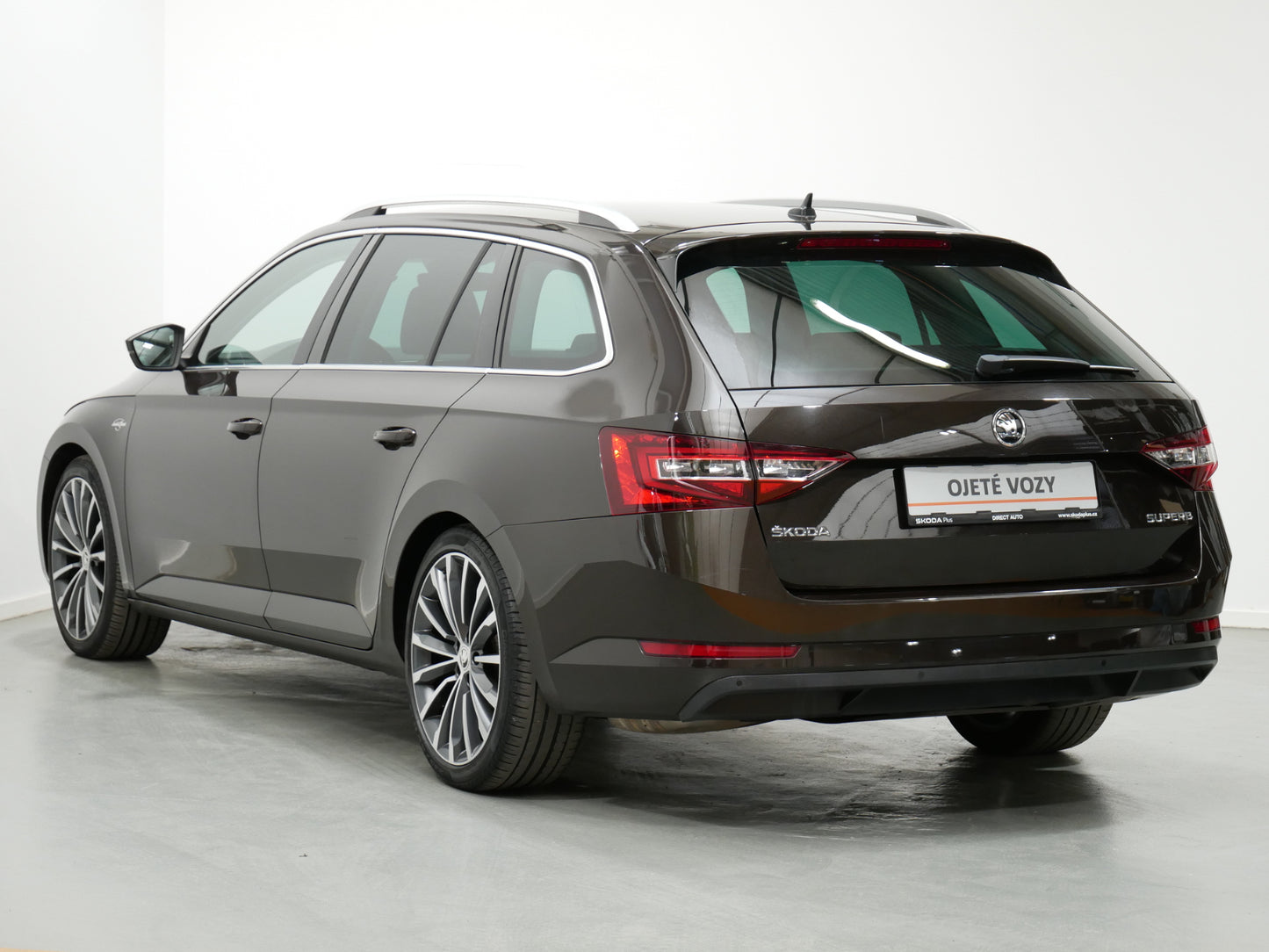 Škoda Superb 2.0 TDI/140kW/TAŽNÉ/DCC/CANTON/VENTILACE/KŮŽE/L&K