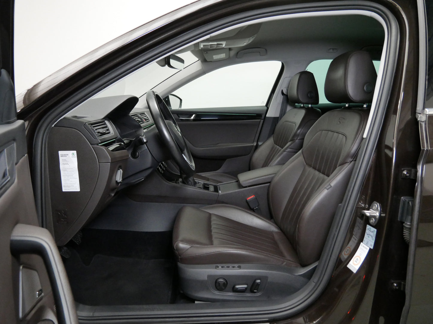 Škoda Superb 2.0 TDI/140kW/TAŽNÉ/DCC/CANTON/VENTILACE/KŮŽE/L&K