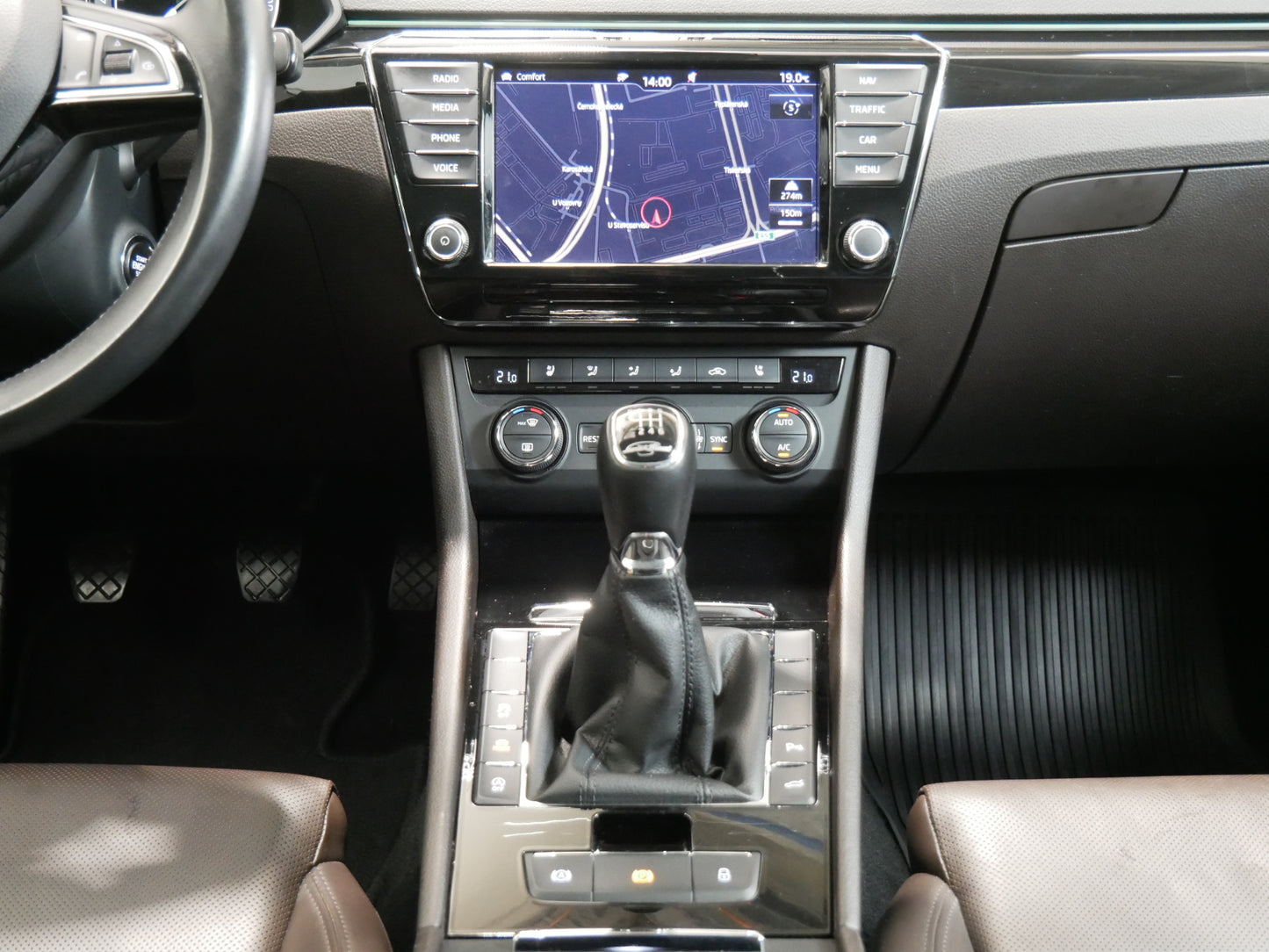 Škoda Superb 2.0 TDI/140kW/TAŽNÉ/DCC/CANTON/VENTILACE/KŮŽE/L&K