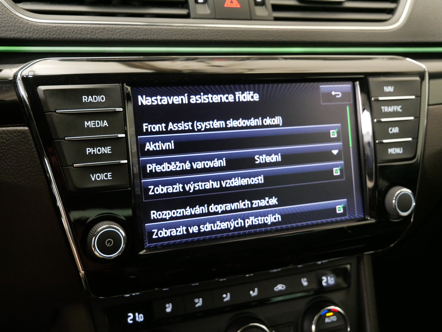 Škoda Superb 2.0 TDI/140kW/TAŽNÉ/DCC/CANTON/VENTILACE/KŮŽE/L&K