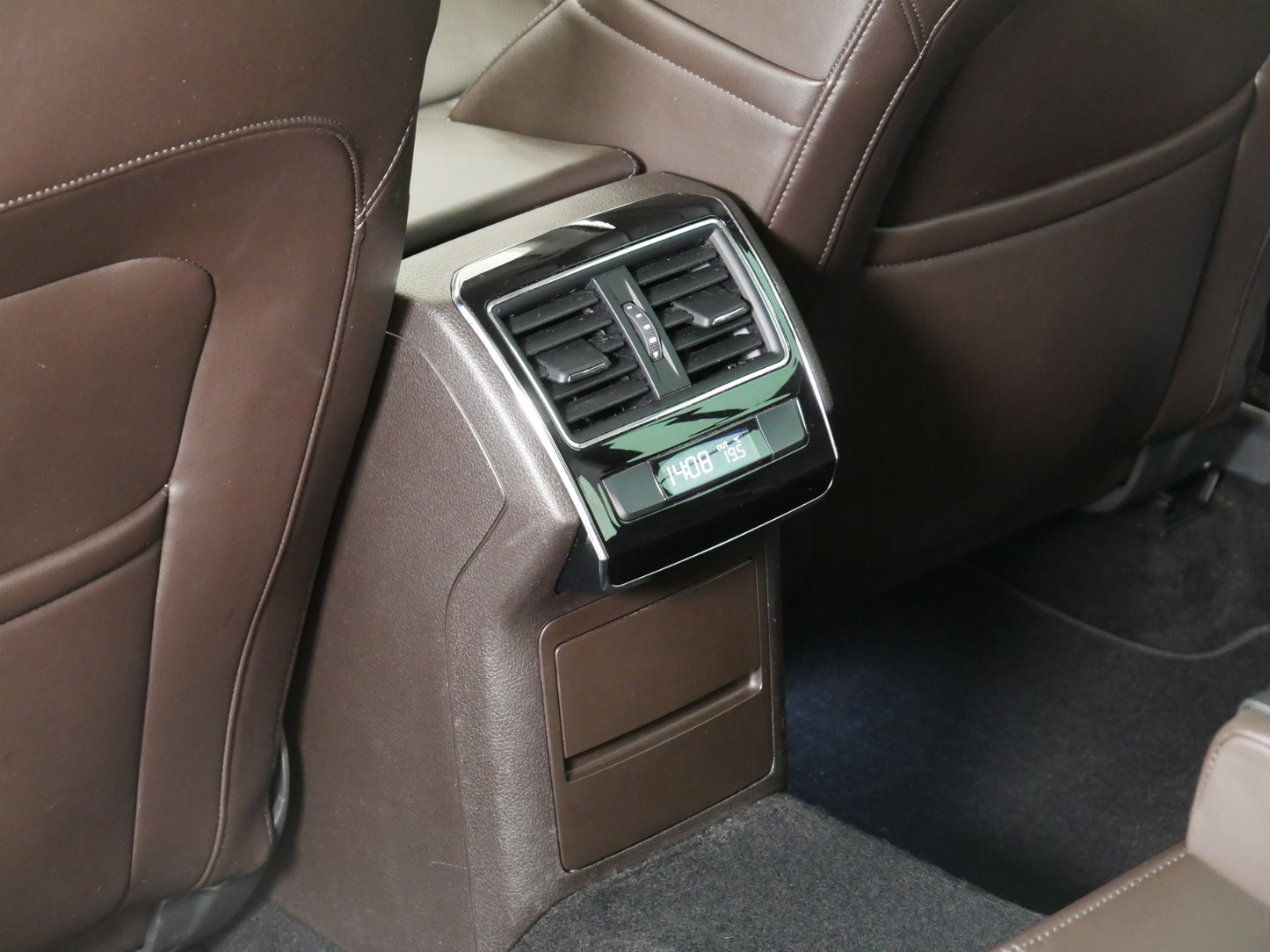 Škoda Superb 2.0 TDI/140kW/TAŽNÉ/DCC/CANTON/VENTILACE/KŮŽE/L&K