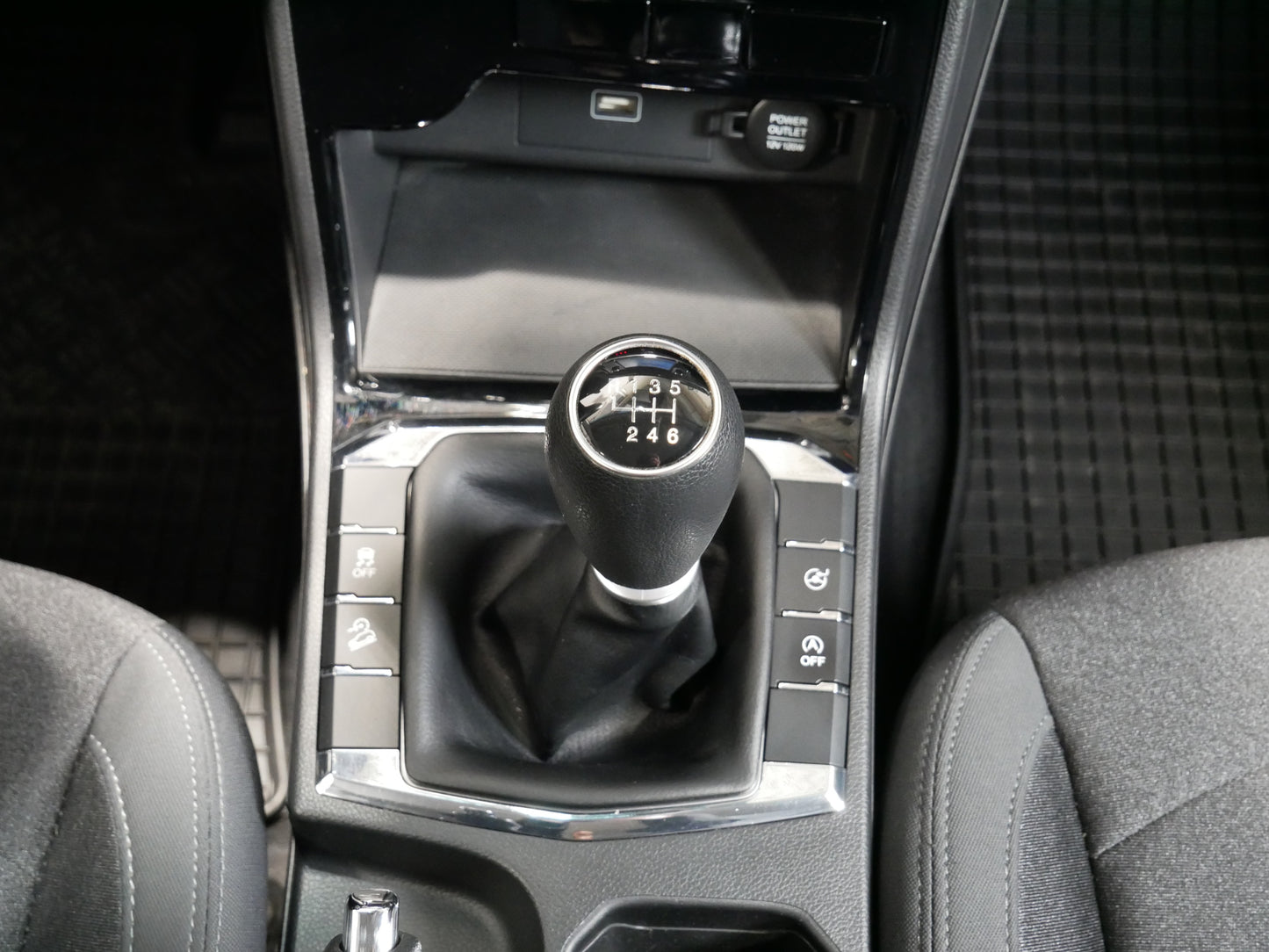 Ssang Yong Korando 1.5 T-GDI/120kW/TAŽNÉ/KAMERA/SERVIS