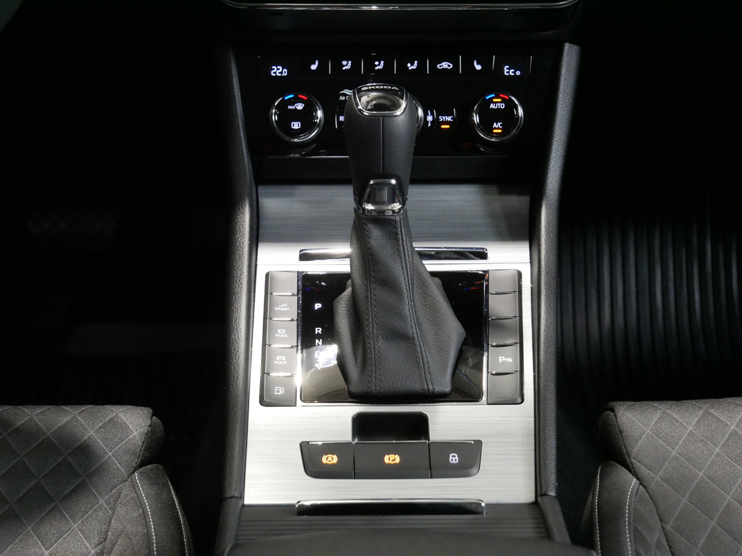 Škoda Superb iV iV/160 kW/DSG/LED/NAVI/DCC/DPH/ZÁRUKA/VirtualCOCKP