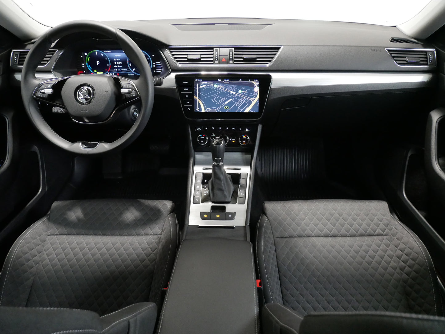 Škoda Superb iV iV/160 kW/DSG/LED/NAVI/DCC/DPH/ZÁRUKA/VirtualCOCKP