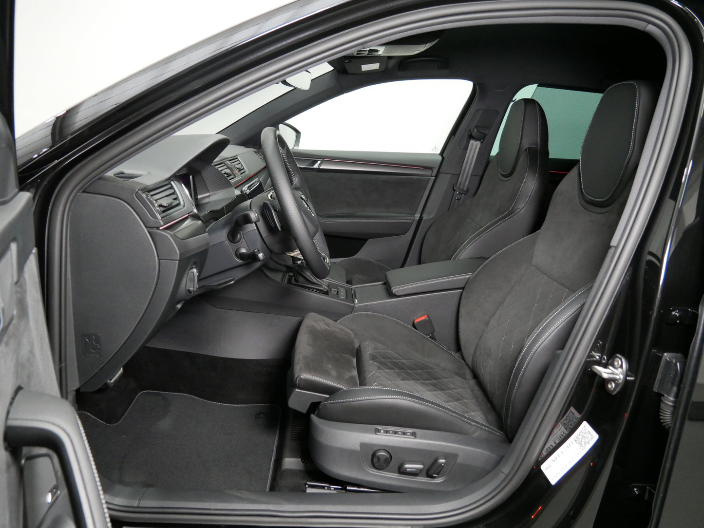 Škoda Superb iV iV/1.4 TSI/160kW/DSG/SPORTLINE/DPH/DCC/MATRIX
