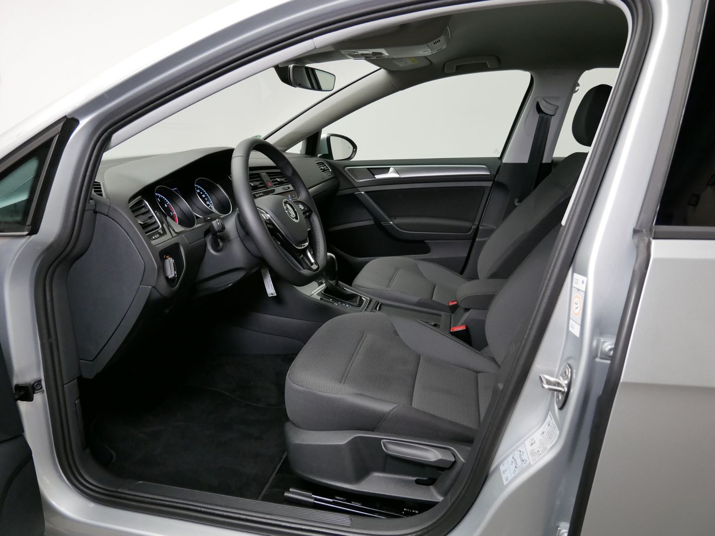 Volkswagen Golf 1.5 TSI/110 kW/DSG/WEBASTO/DPH