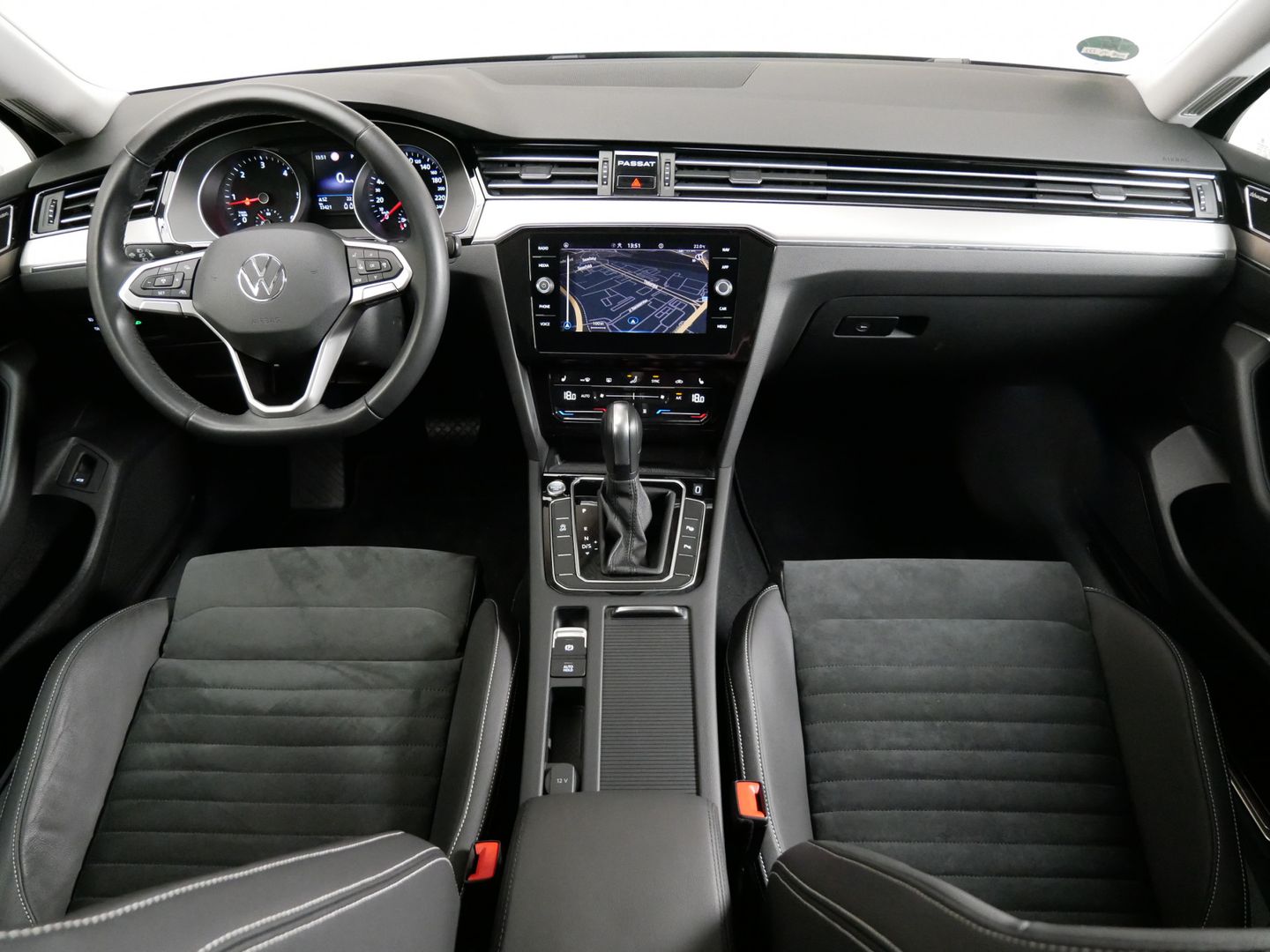 Volkswagen Passat 2.0TDI/140kW/DSG/WEBASTO/TAŽNÉ/DPH