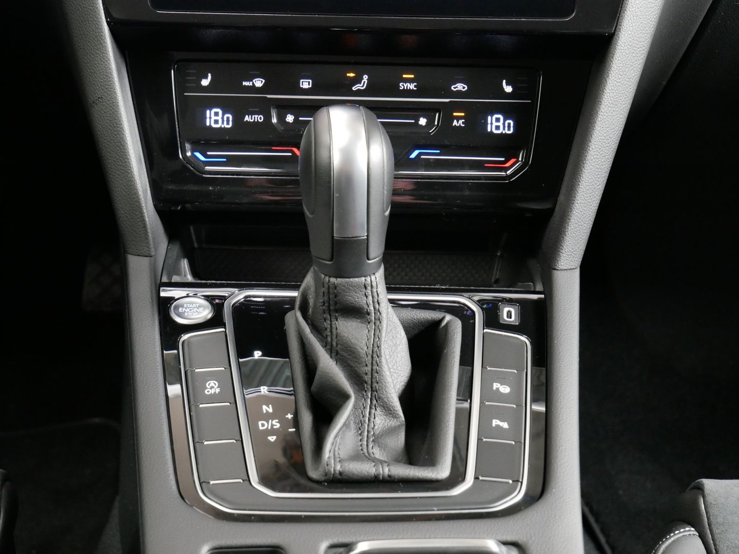 Volkswagen Passat 2.0TDI/140kW/DSG/WEBASTO/TAŽNÉ/DPH