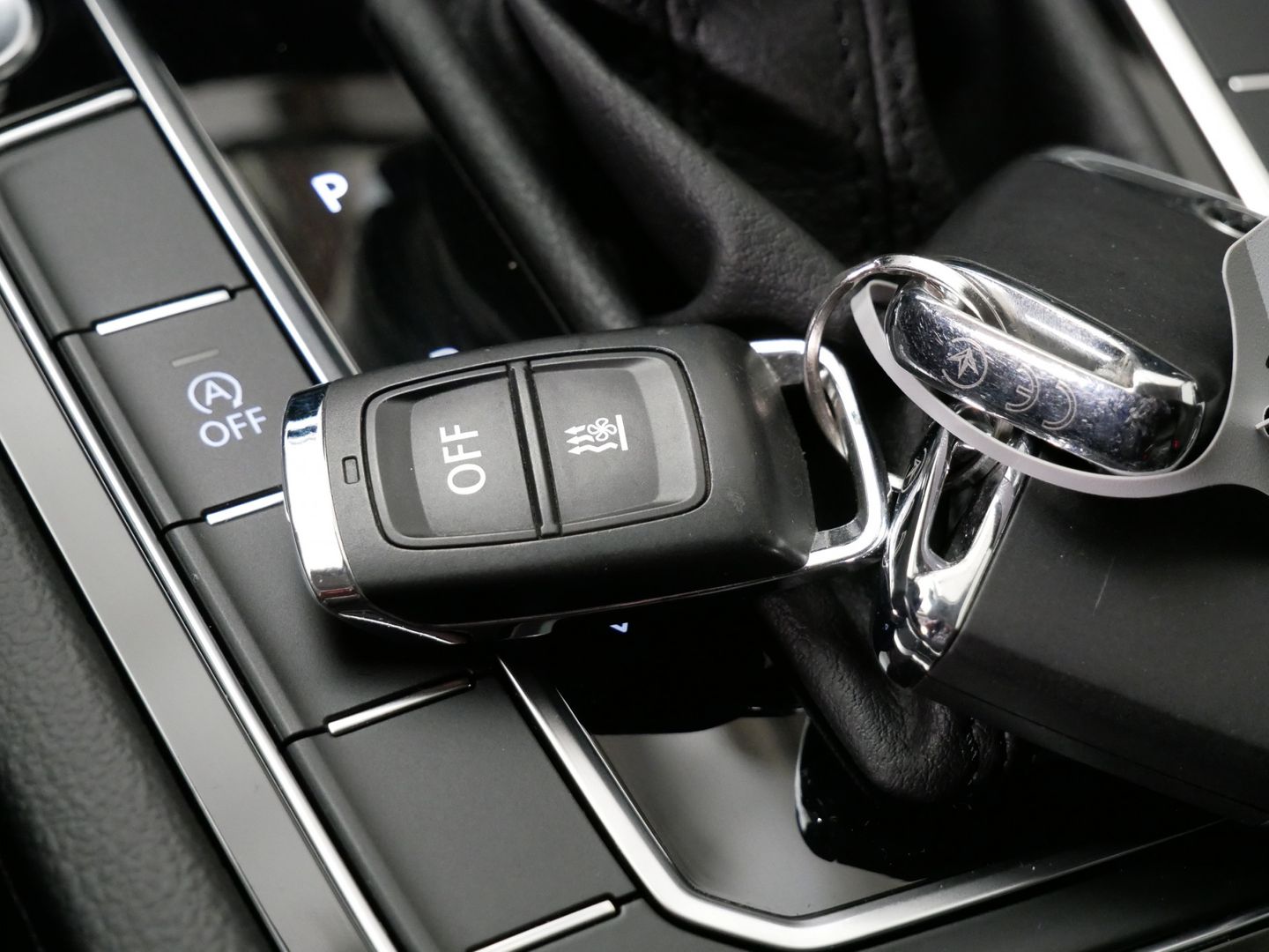 Volkswagen Passat 2.0TDI/140kW/DSG/WEBASTO/TAŽNÉ/DPH