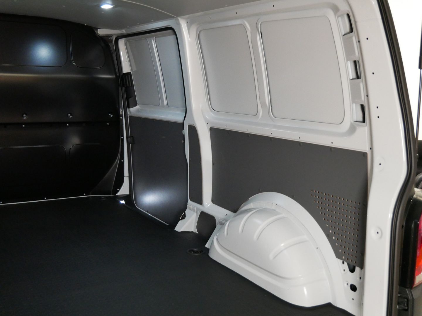 Volkswagen Transporter - skříňový vůz 2.0 TDI 110kW LONG