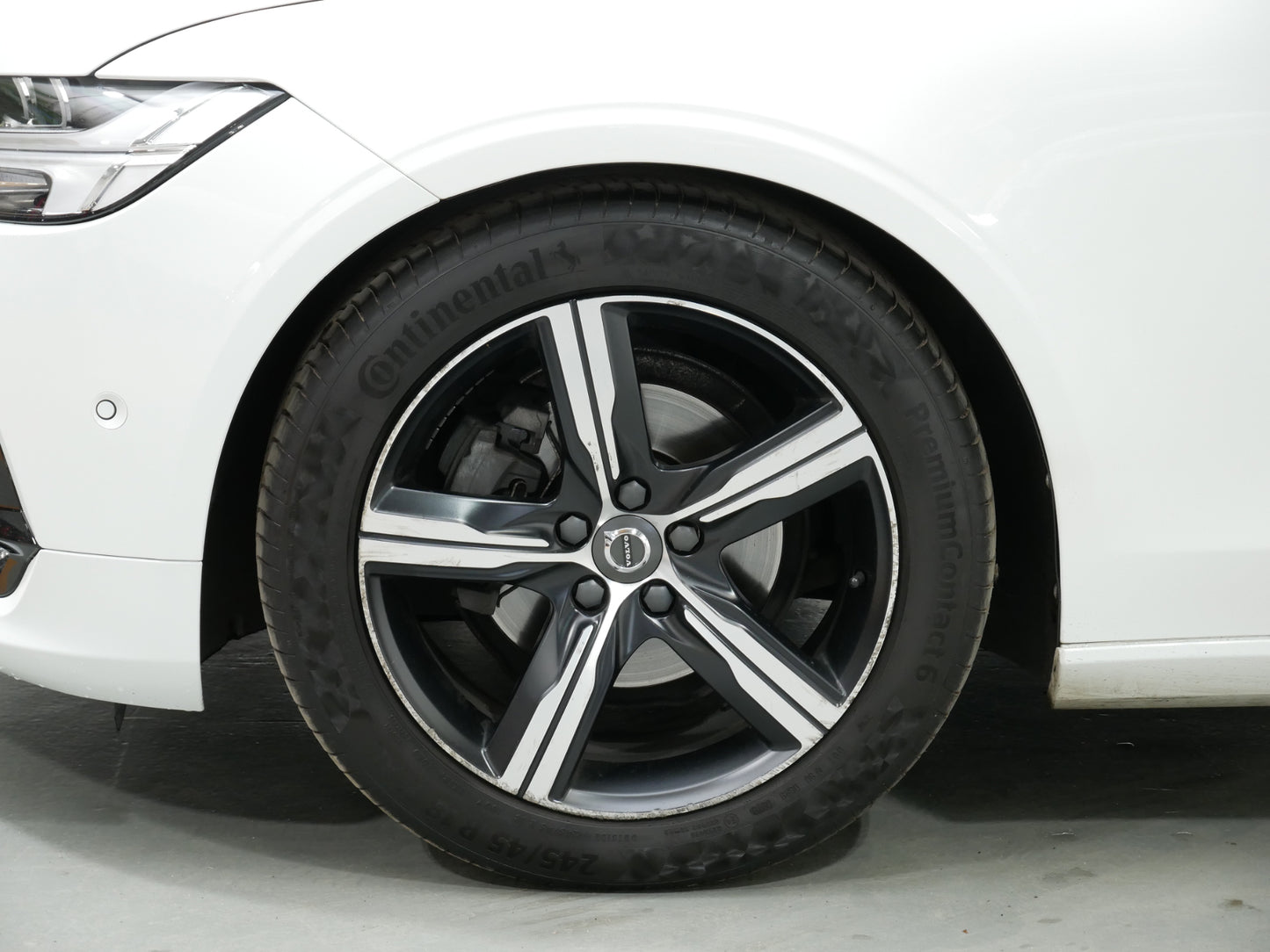 Volvo V90 D4 140 kW AUT AWD R-DESIGN