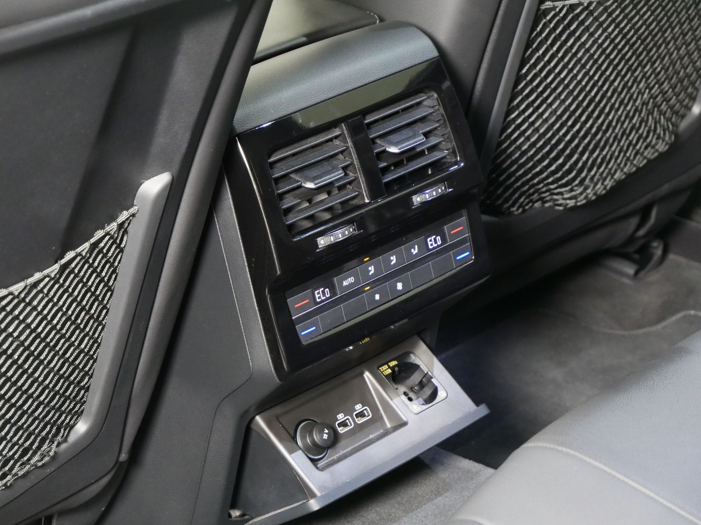 Volkswagen Touareg 3.0 TDI V6 210 kW R-Line