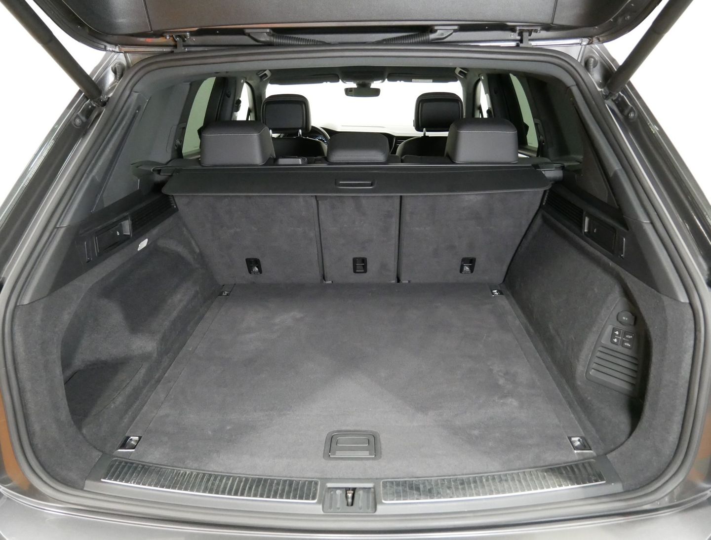 Volkswagen Touareg 3.0 TDI V6 210 kW R-Line