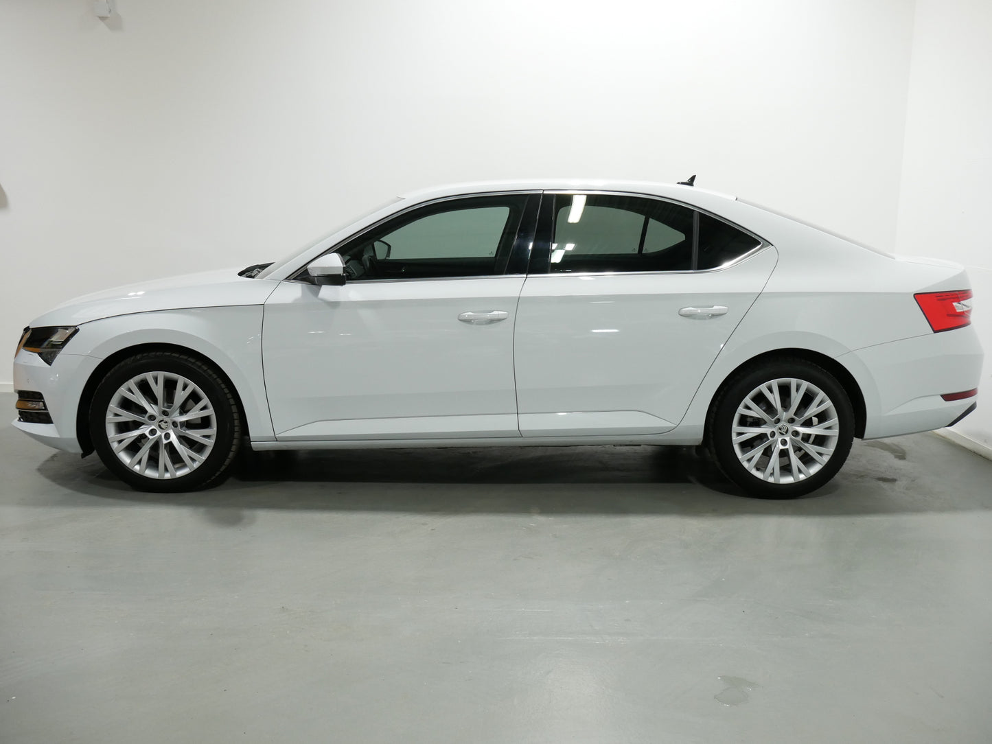 Škoda Superb 2.0 TDI/110 kW/DSG/STYLE/LEDKY