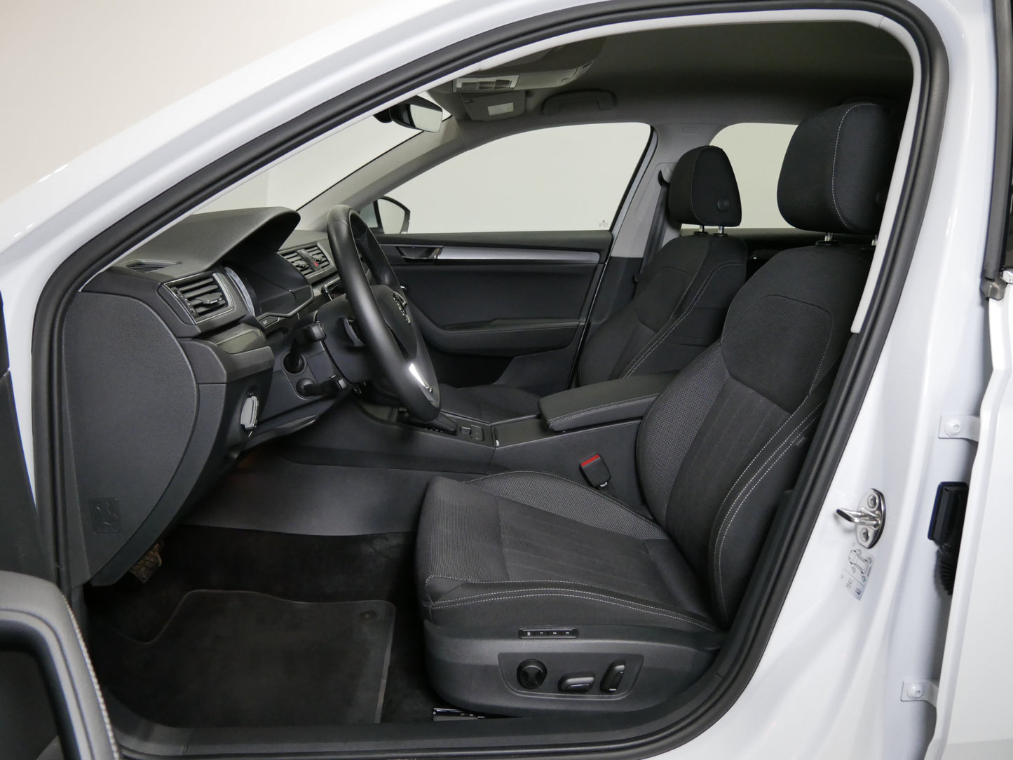 Škoda Superb 2.0 TDI/110 kW/DSG/STYLE/LEDKY