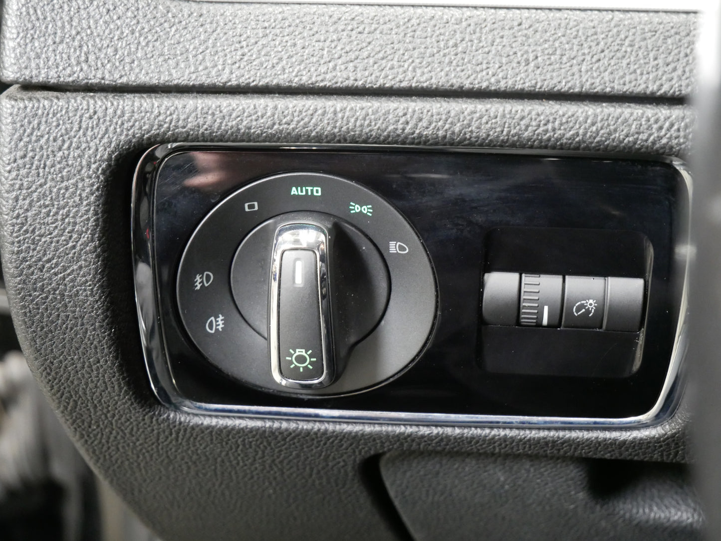 Škoda Superb 2.0 TDI/125 kW/DSG/XENONY/KŮŽE