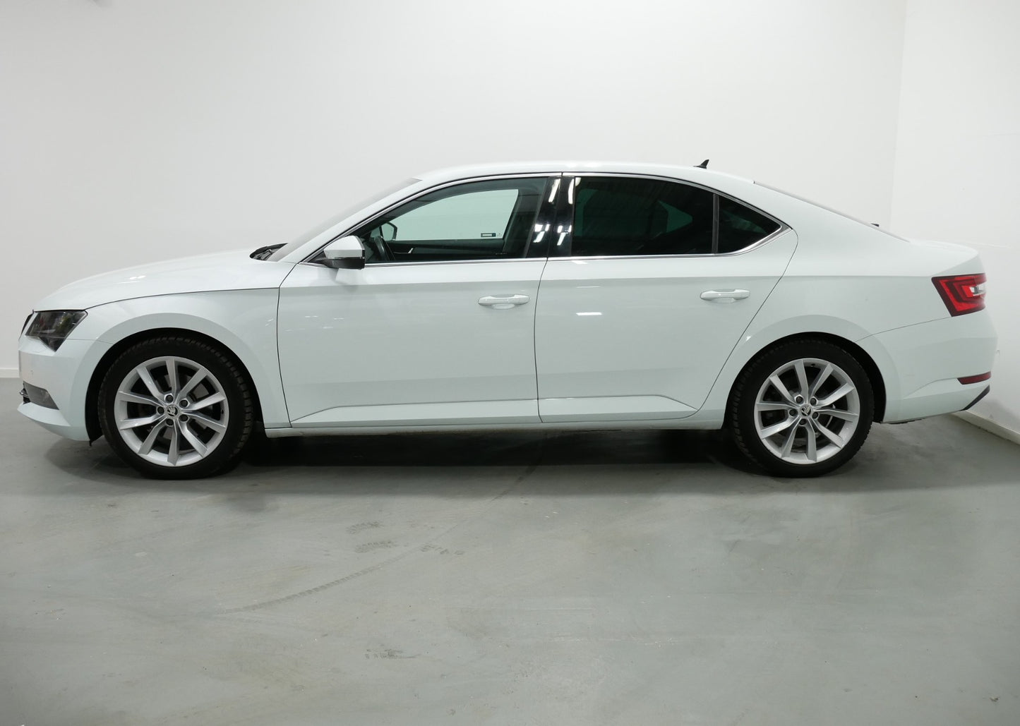 Škoda Superb 2.0 TDI/140 kW/DSG/STYLE/DPH