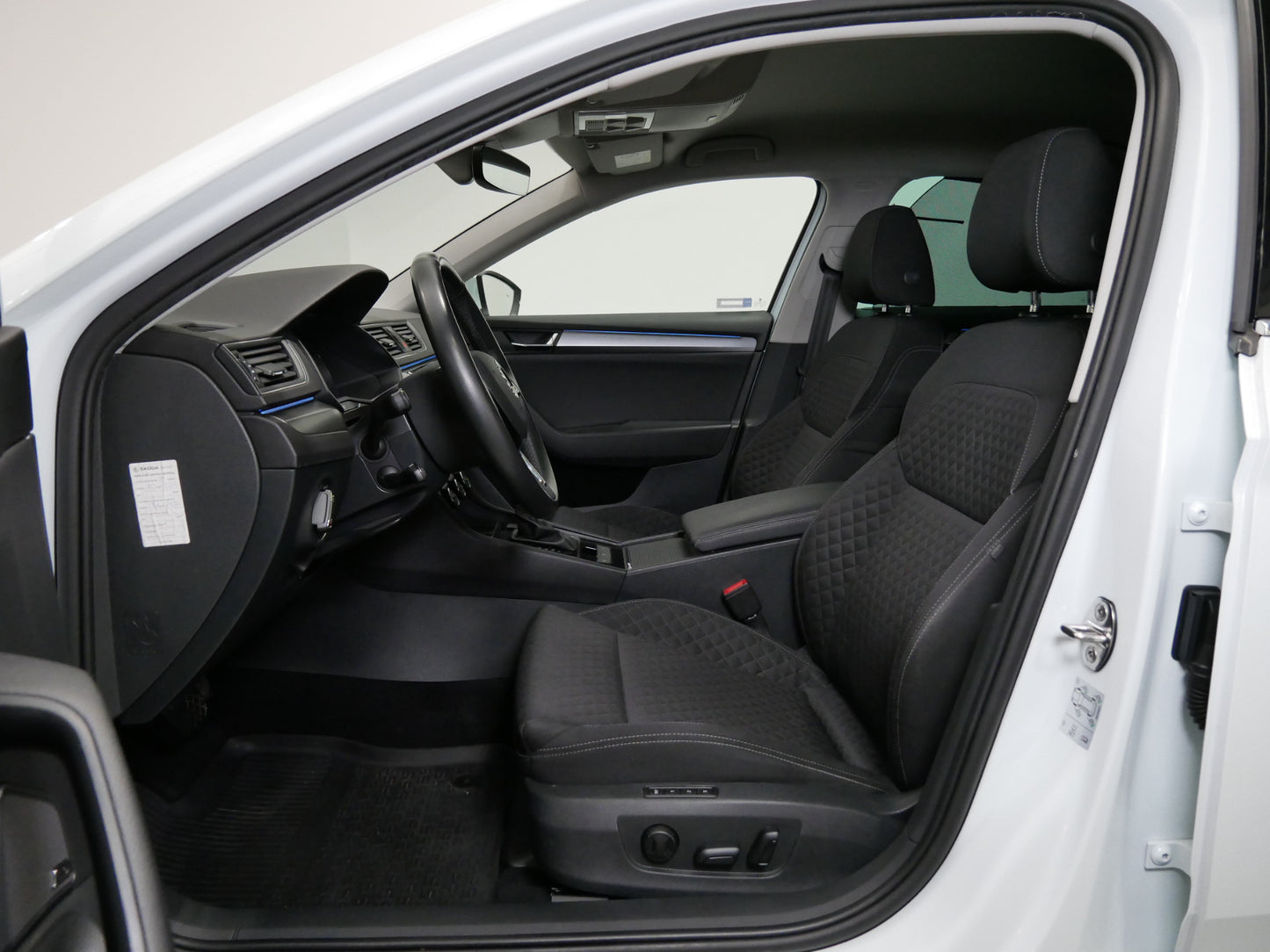 Škoda Superb 2.0 TDI/140 kW/DSG/STYLE/DPH