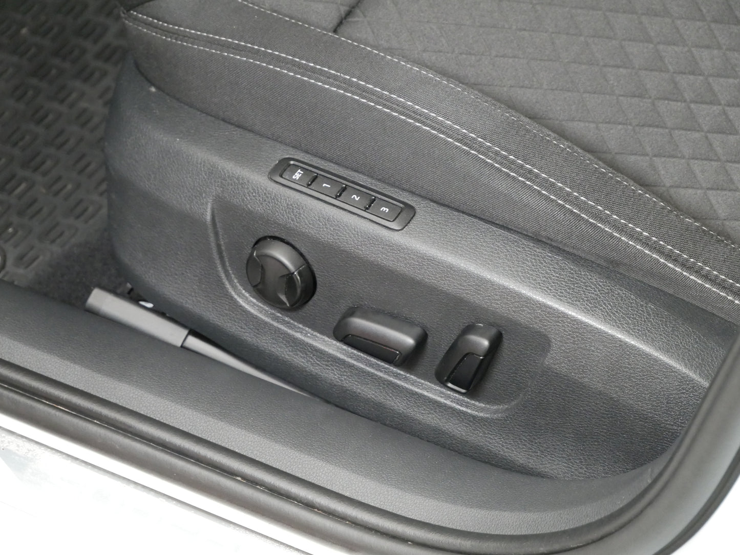 Škoda Superb 2.0 TDI/140 kW/DSG/STYLE/DPH