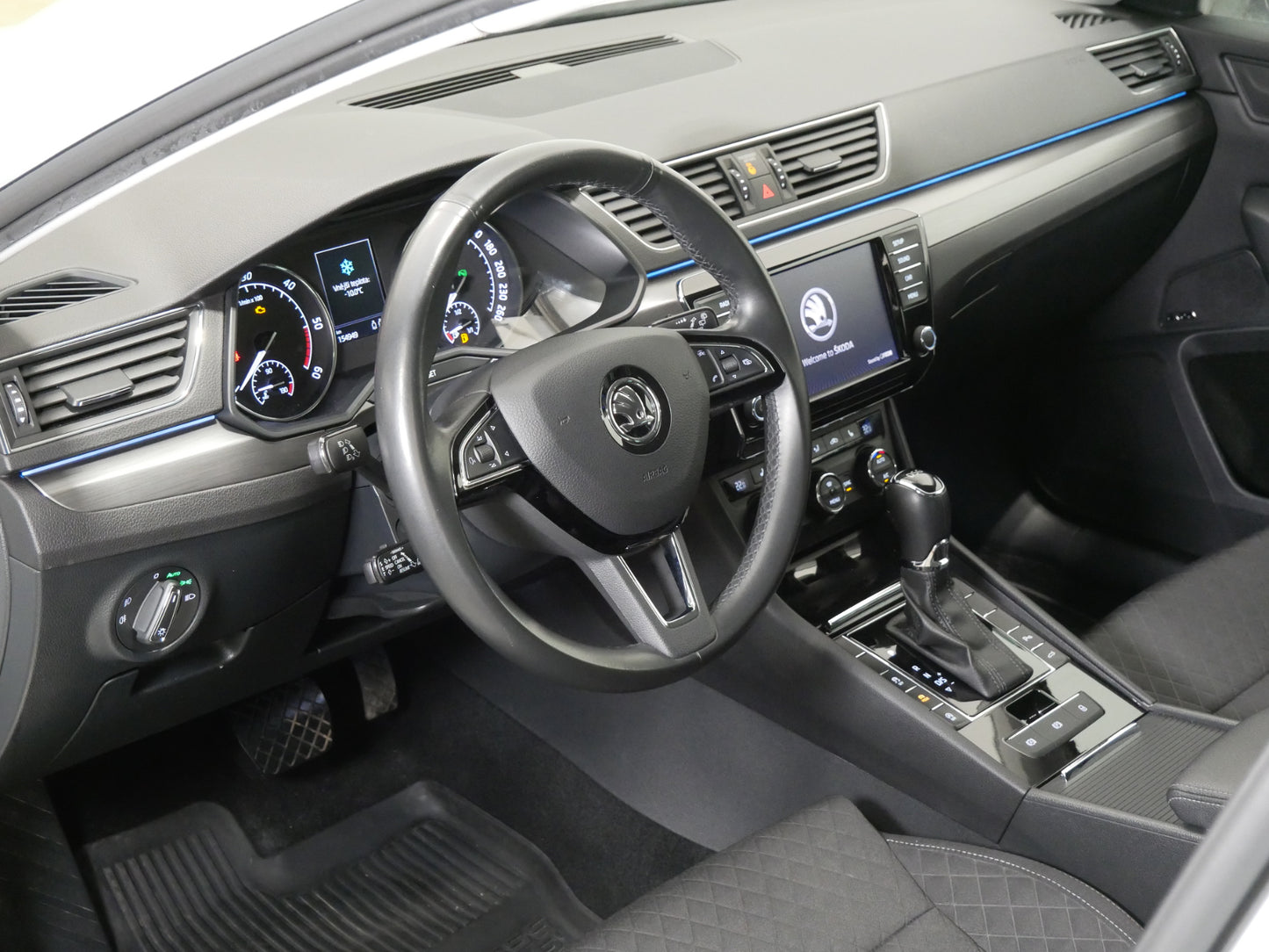 Škoda Superb 2.0 TDI/140 kW/DSG/STYLE/DPH
