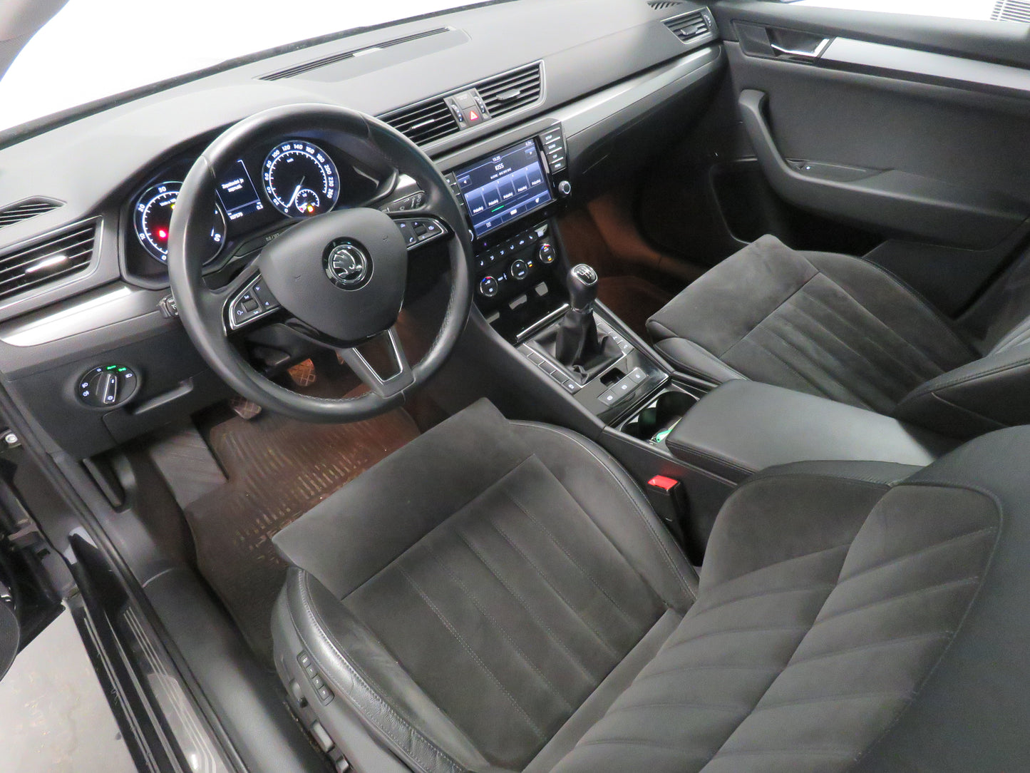Škoda Superb 2.0 TDI Style Plus