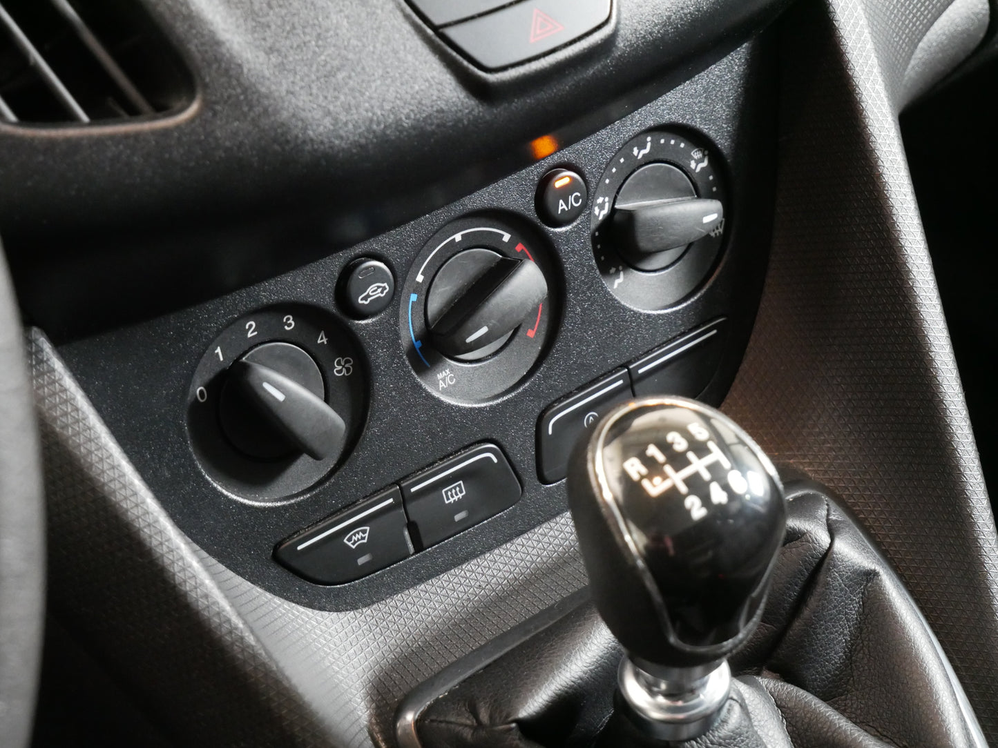 Ford Transit Connect (užitkové) 1.5 TDCI 88 kW