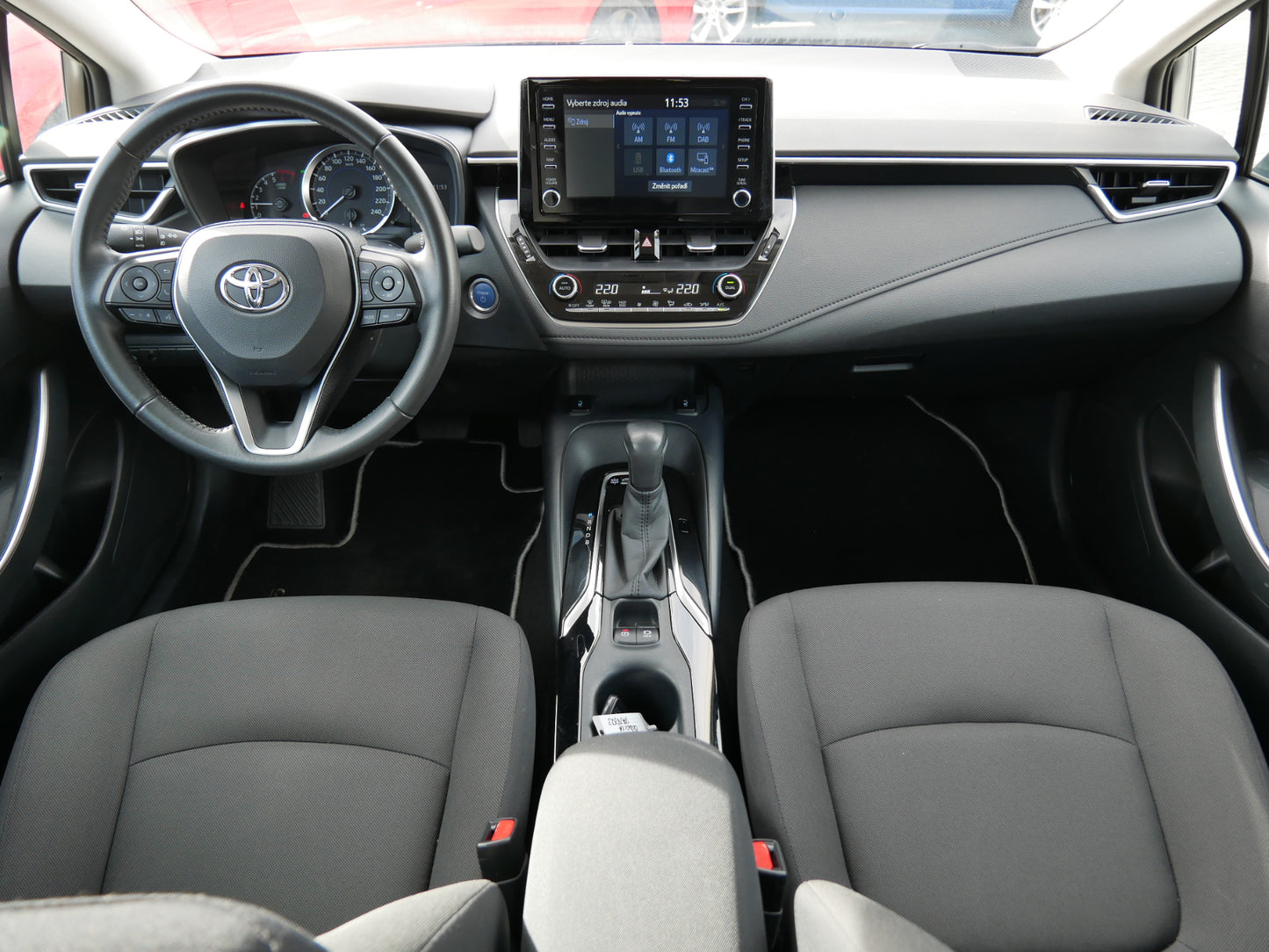 Toyota Corolla 1.8i HYBRID 72 kW