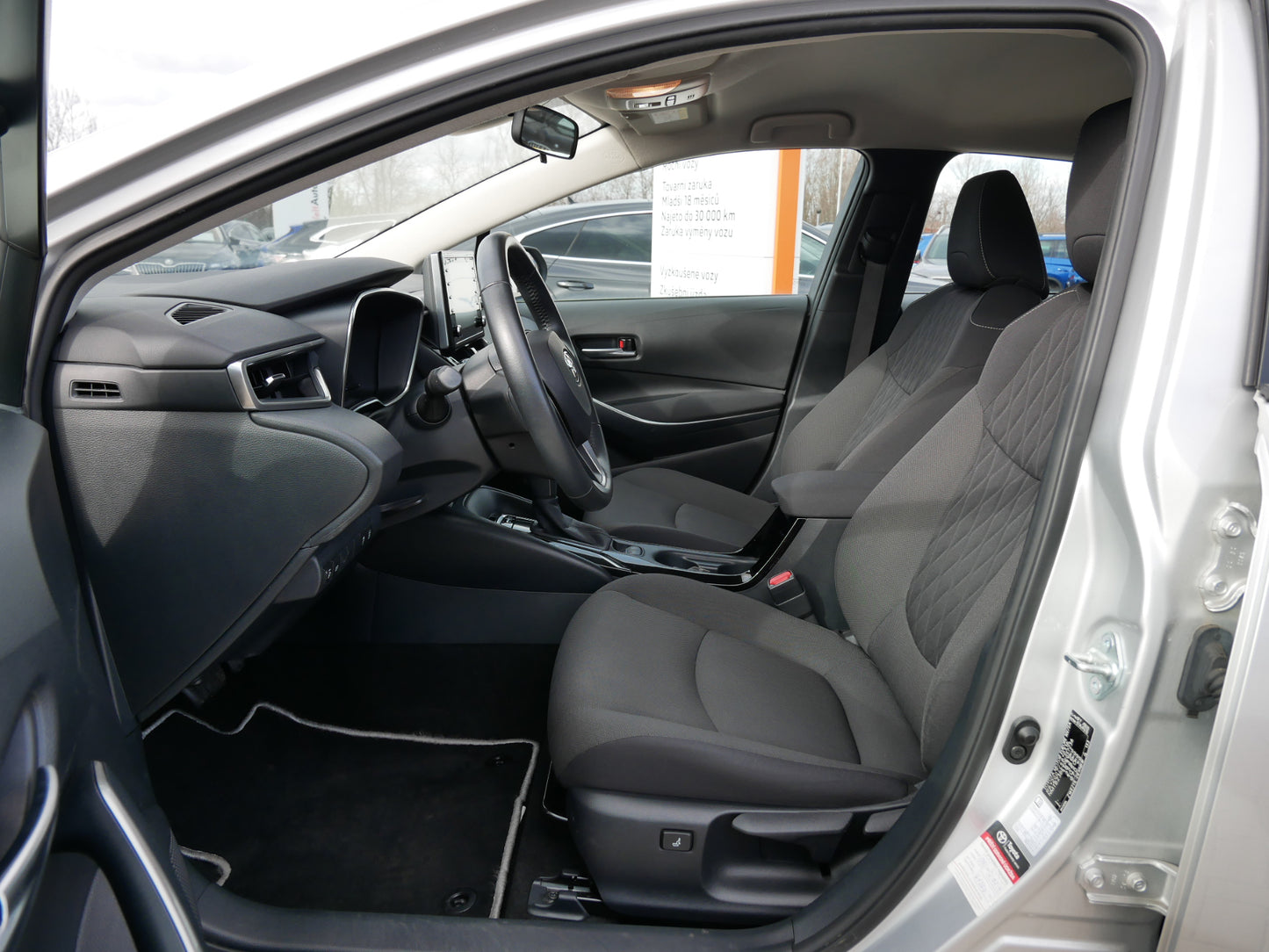 Toyota Corolla 1.8i HYBRID 72 kW