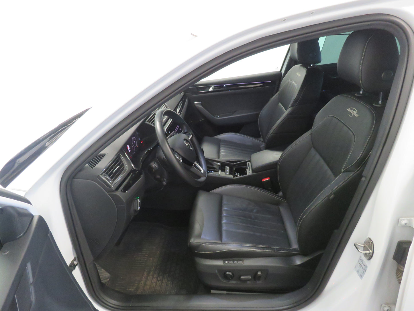 Škoda Superb 2.0 TSI L&K Paket Columbus