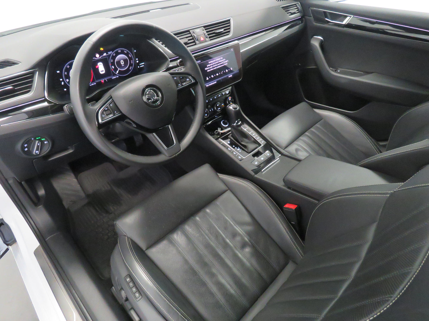 Škoda Superb 2.0 TDI L&K Paket Columbus