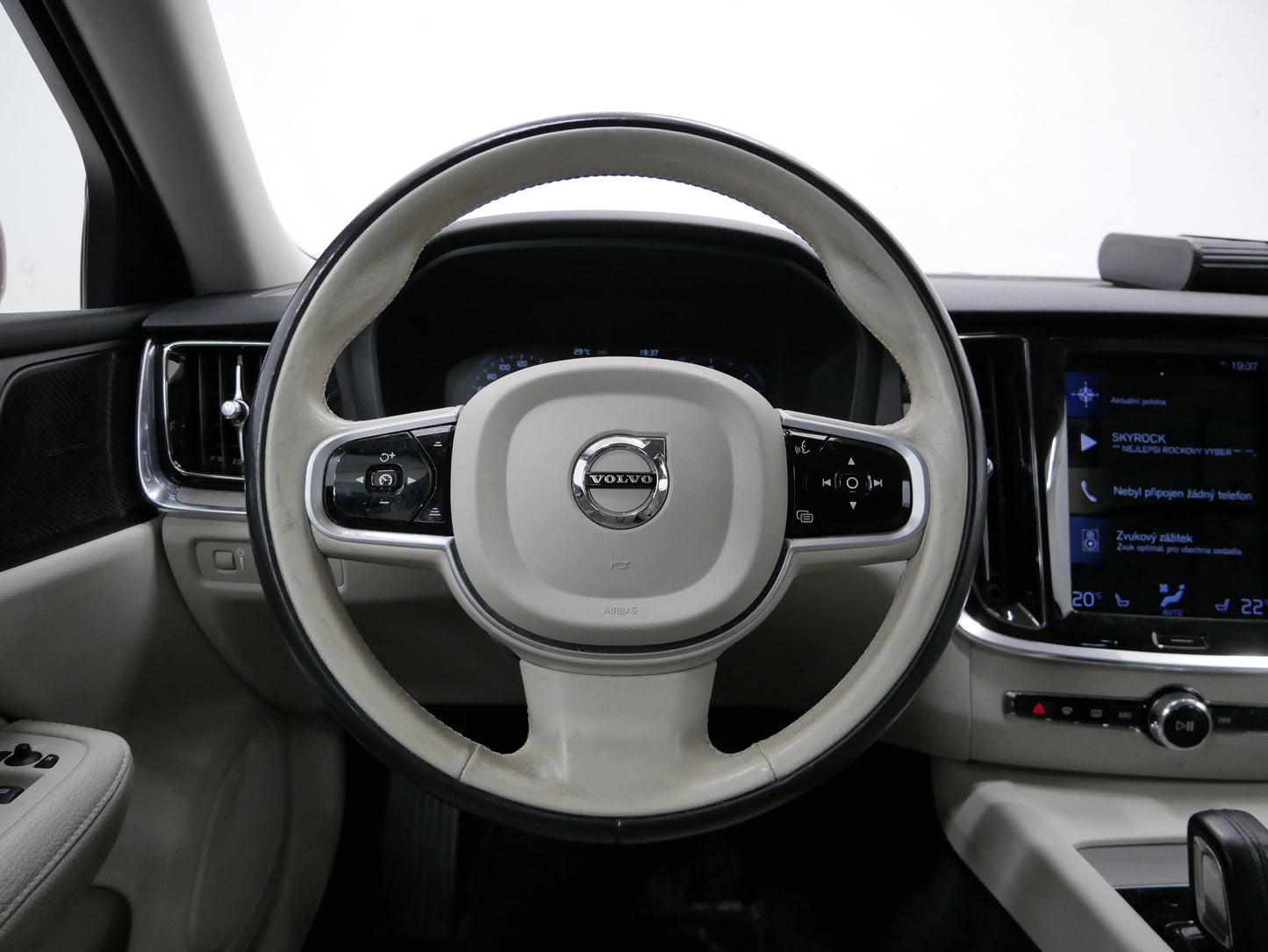 Volvo V60 2.0 B4 145 kW Cross Country