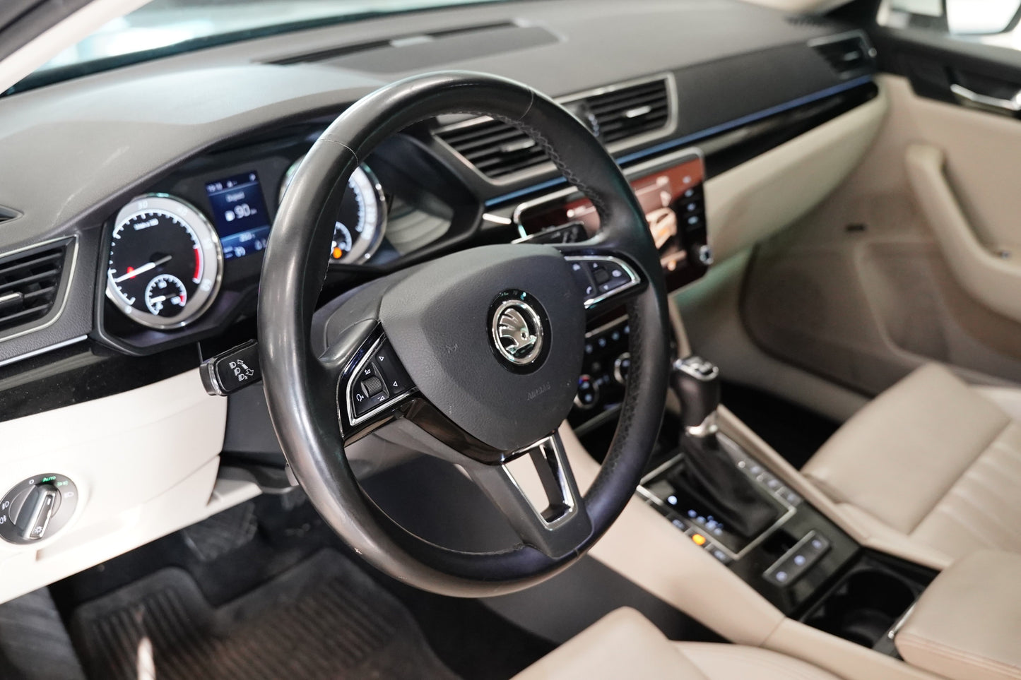 Škoda Superb 2.0 TDI 140KW L&K 4x4 DSG