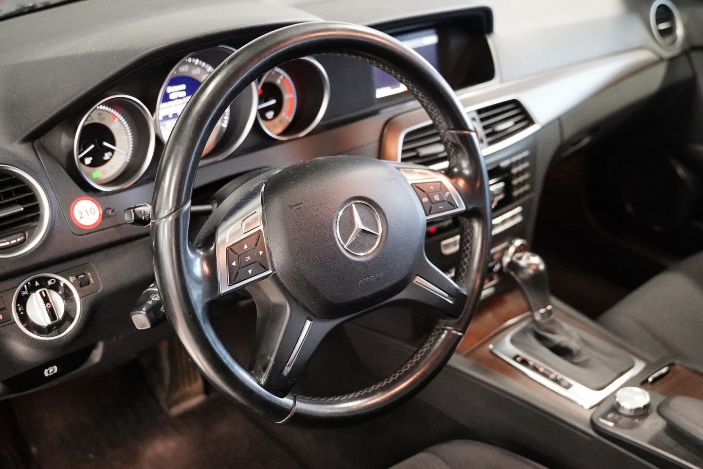 Mercedes-Benz Třídy C 220 CDI-T 125 kW Elegance