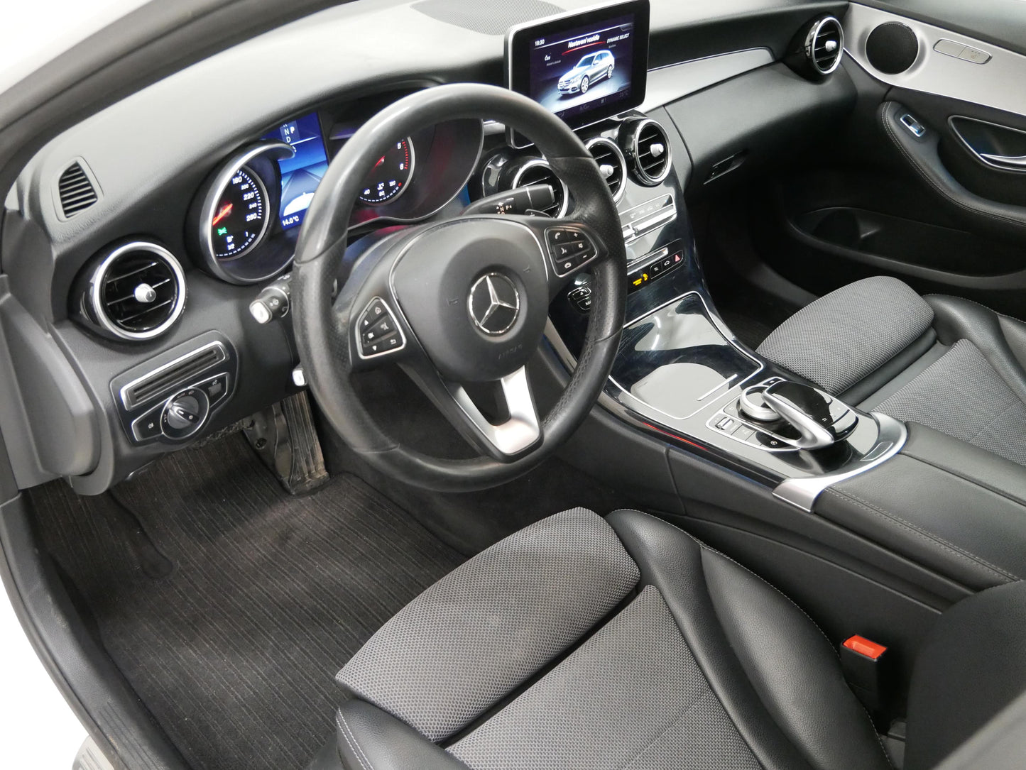 Mercedes-Benz Třídy C 220d 125 kW Avantgarde