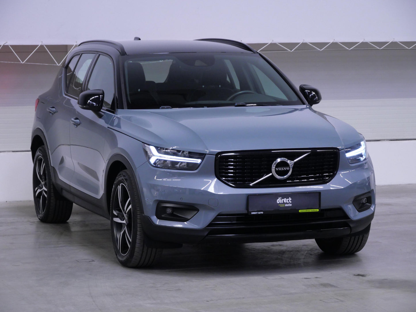 Volvo XC40 B4 145 kW AWD R-Design