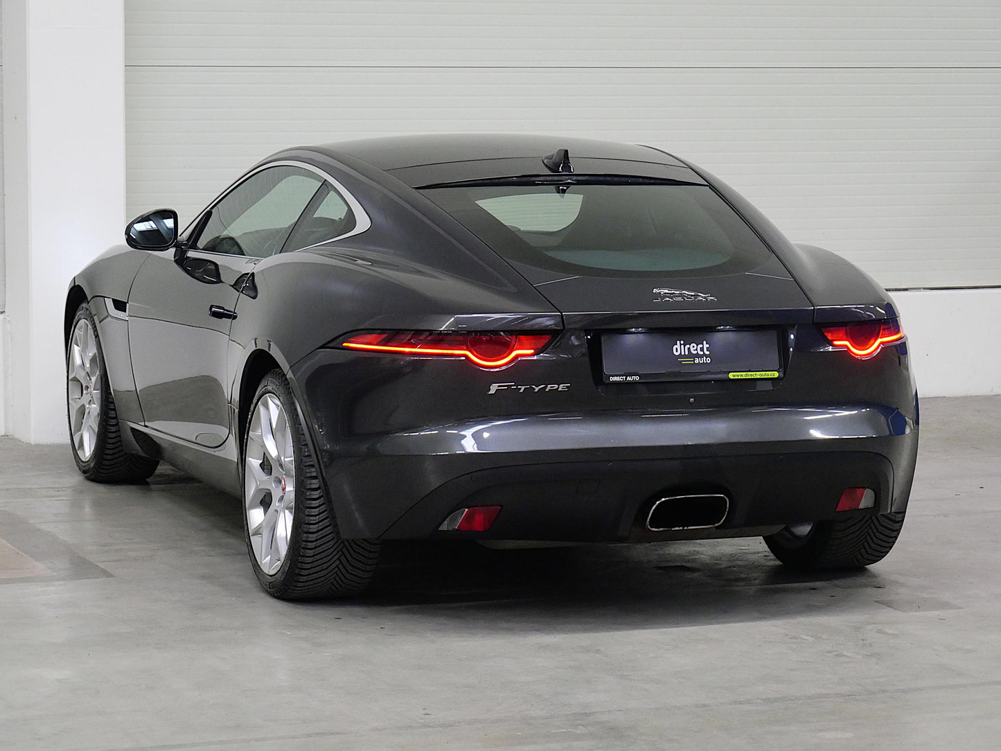 Jaguar F-Type 2.0 I4 300 221 kW R - Dynamic