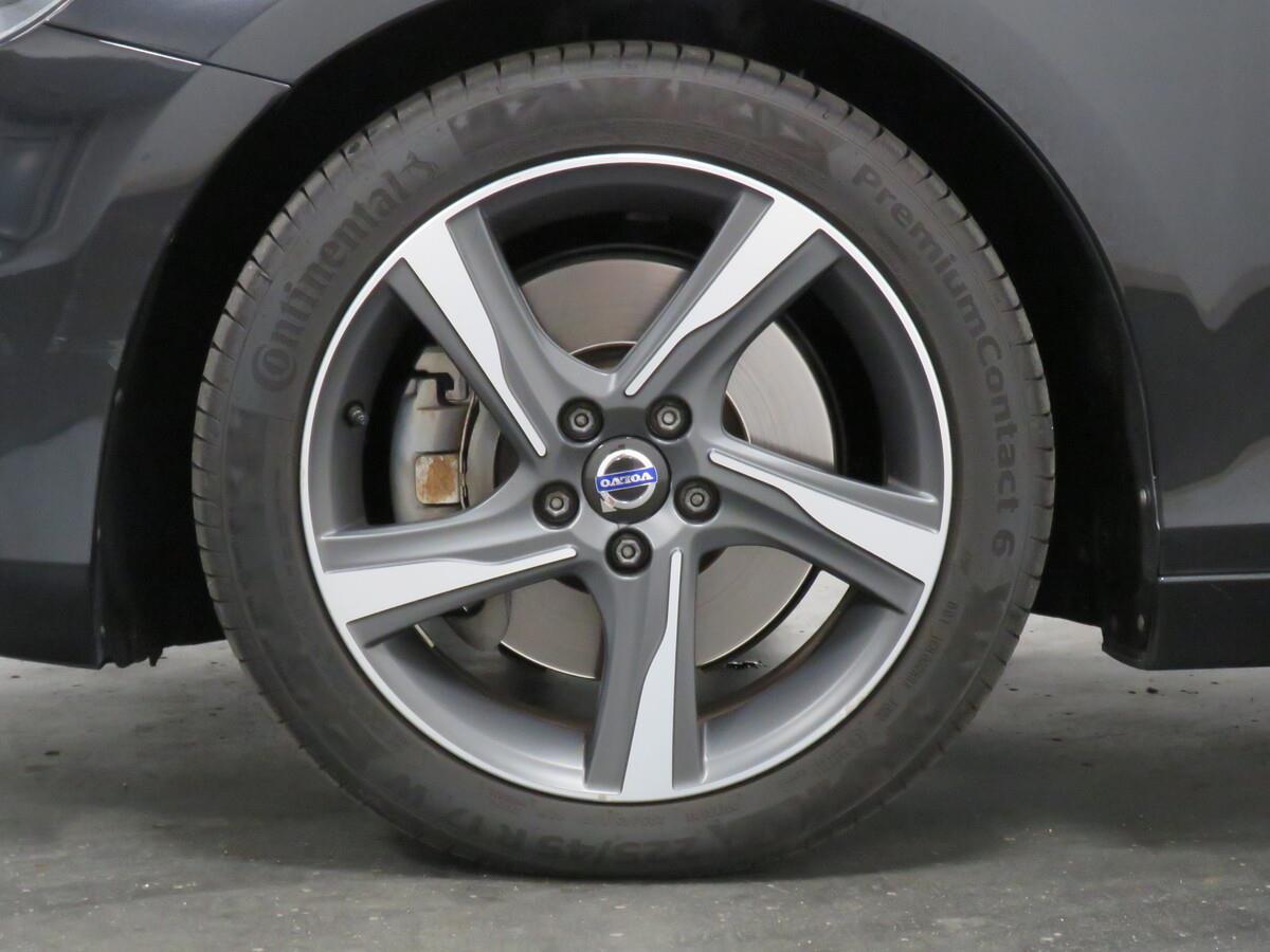Volvo V40 2.0 D3 150kW R-Design Momentum