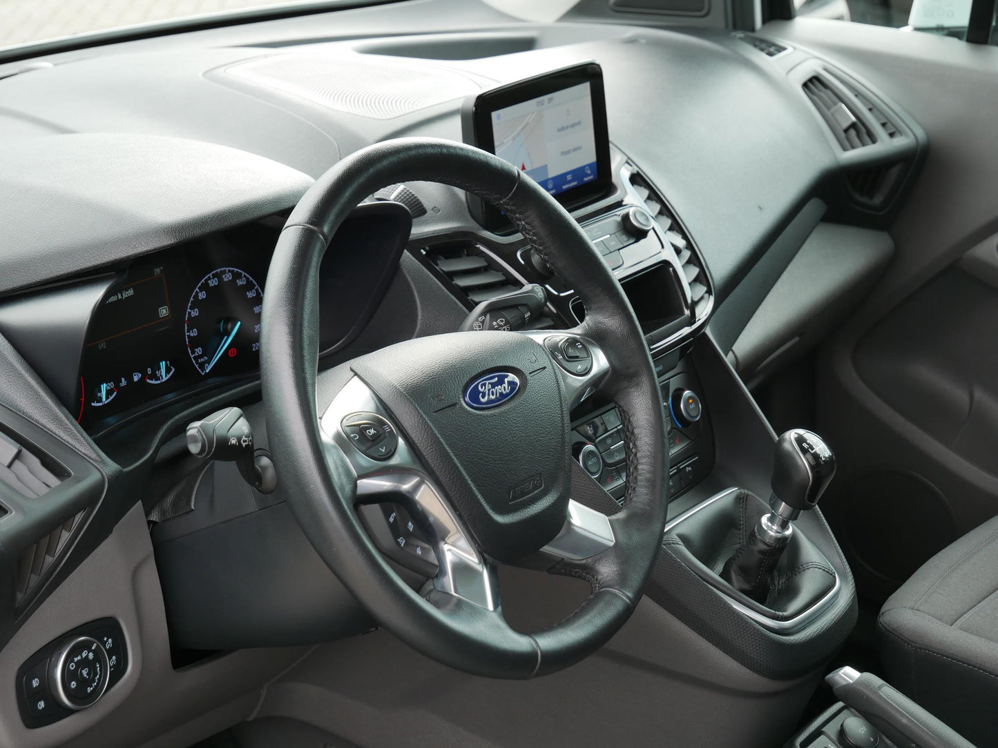 Ford Tourneo Connect 1.5 TDCi 88 kW Titanium