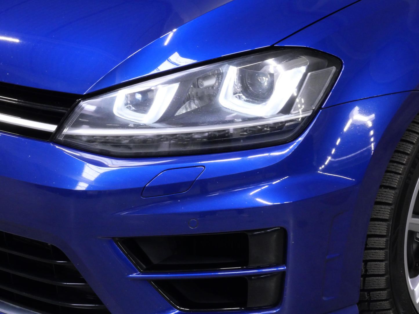 Volkswagen Golf 2.0 TSI R 221 kW 4Motion