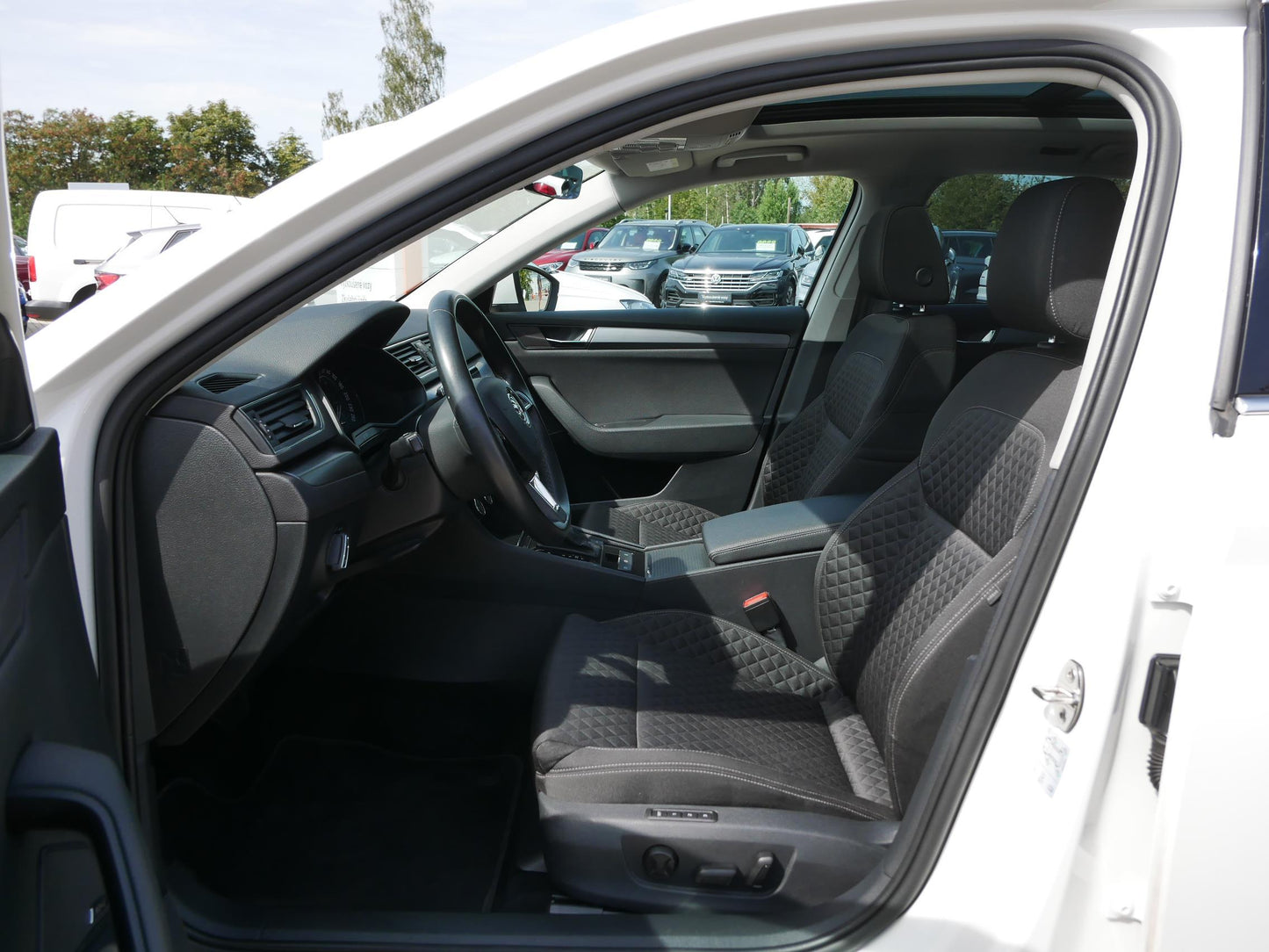 Škoda Superb 2.0 TDI 110 kW STYLE