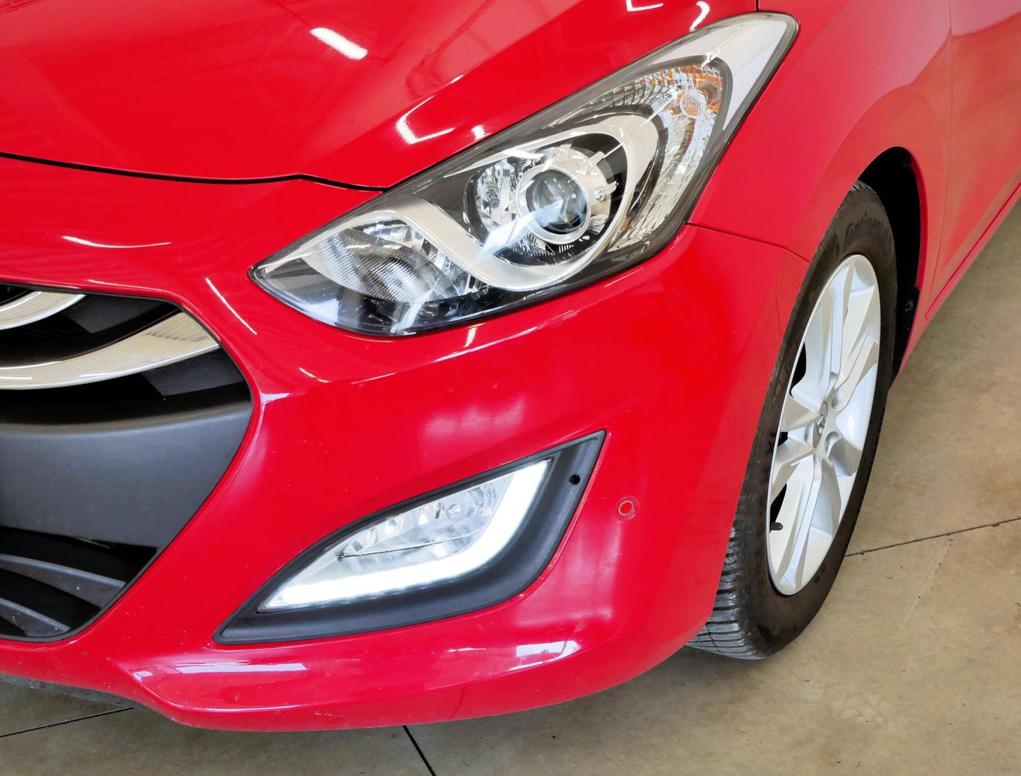 Hyundai i30 1.6 GDi 99kW Trikolor