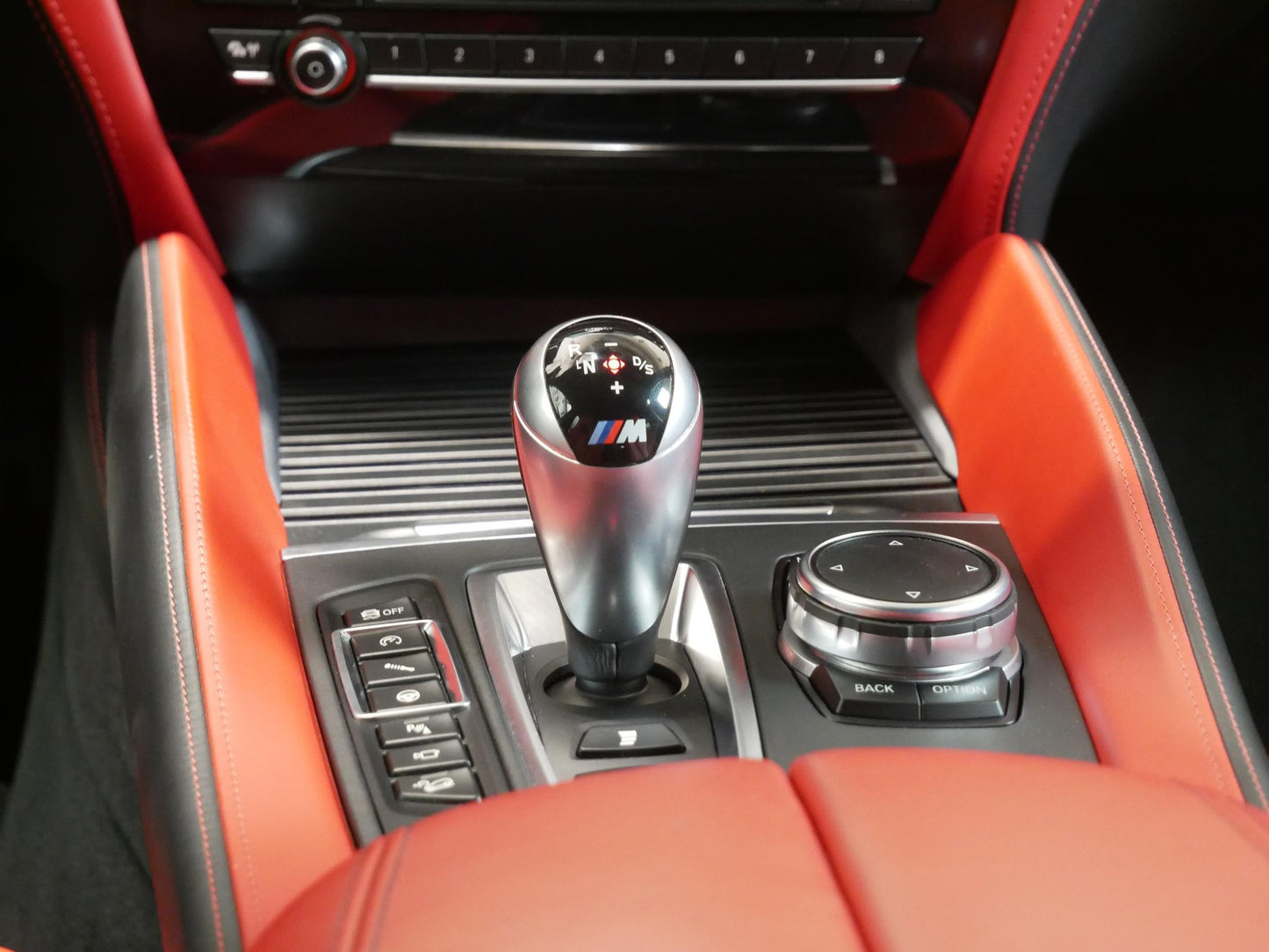 BMW X6 4.4 V8 423 kW M paket