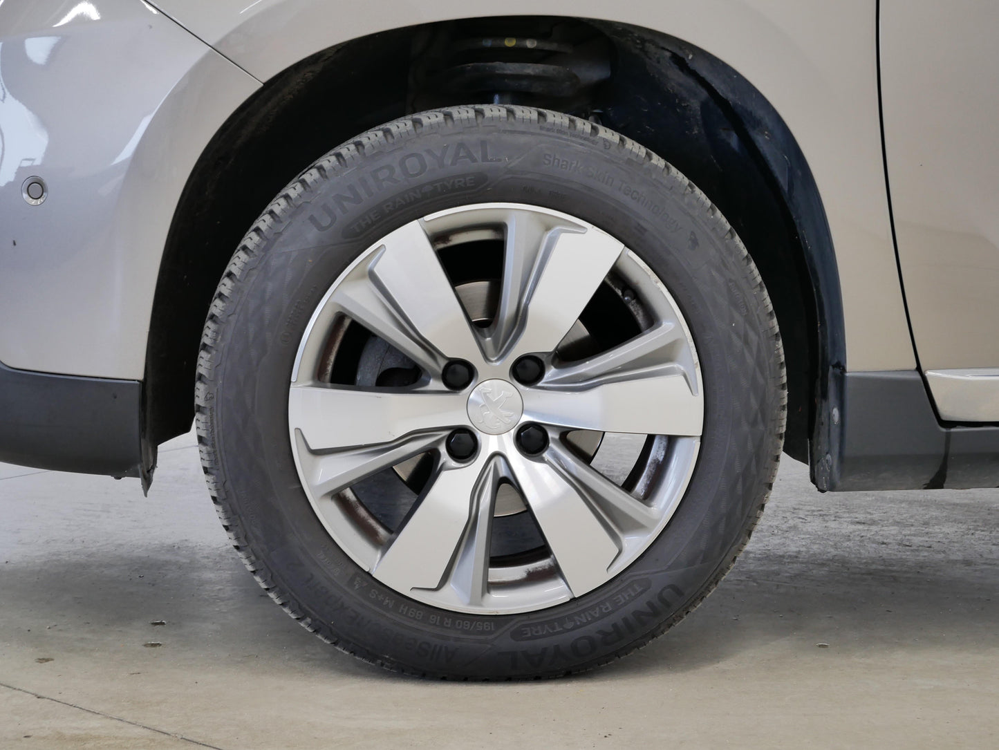 Peugeot 2008 1.2 VTI 60 kW Allure