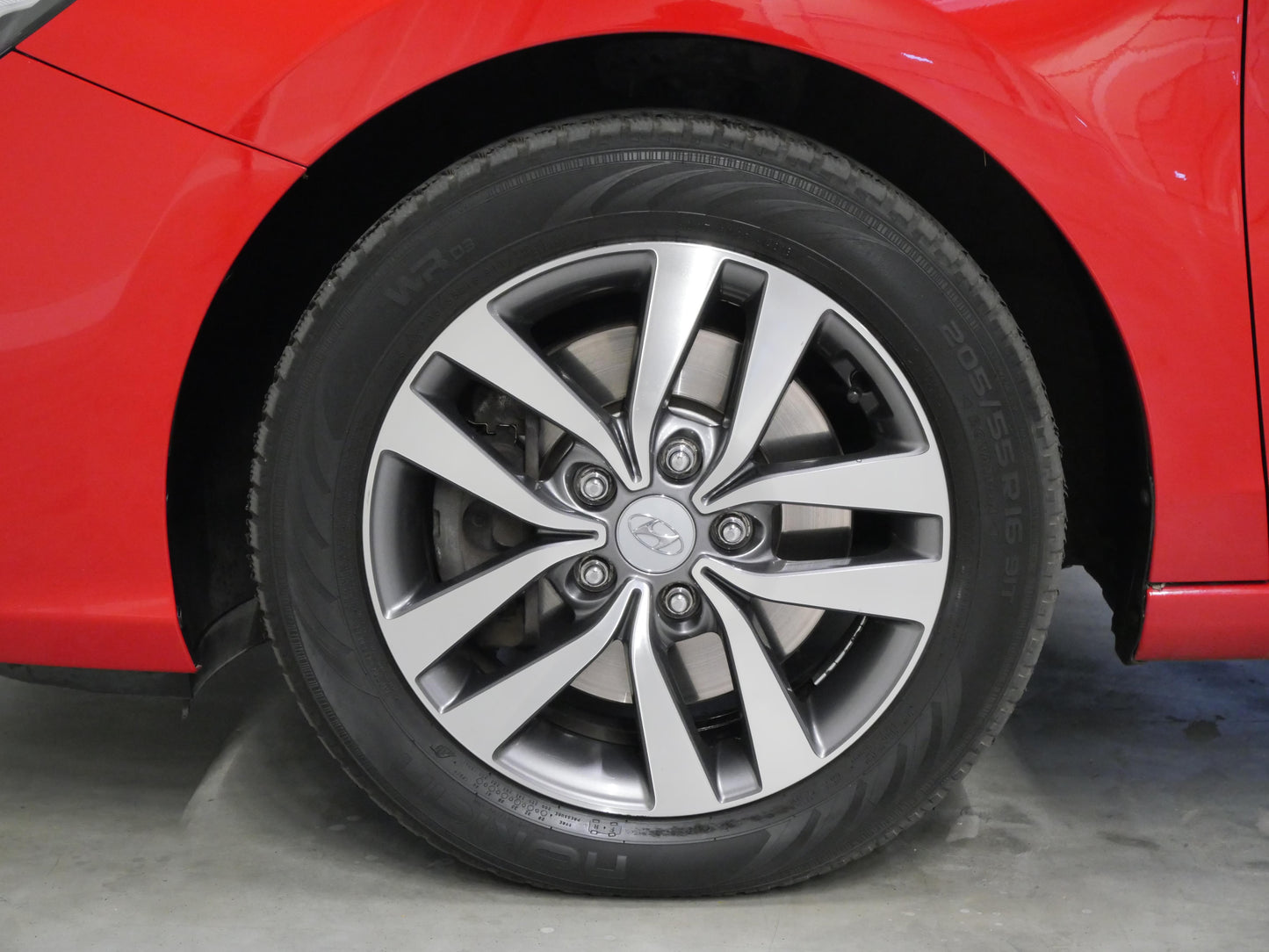 Hyundai i30 1.6 CRDi 100 kW TRIKOLOR KOMFO