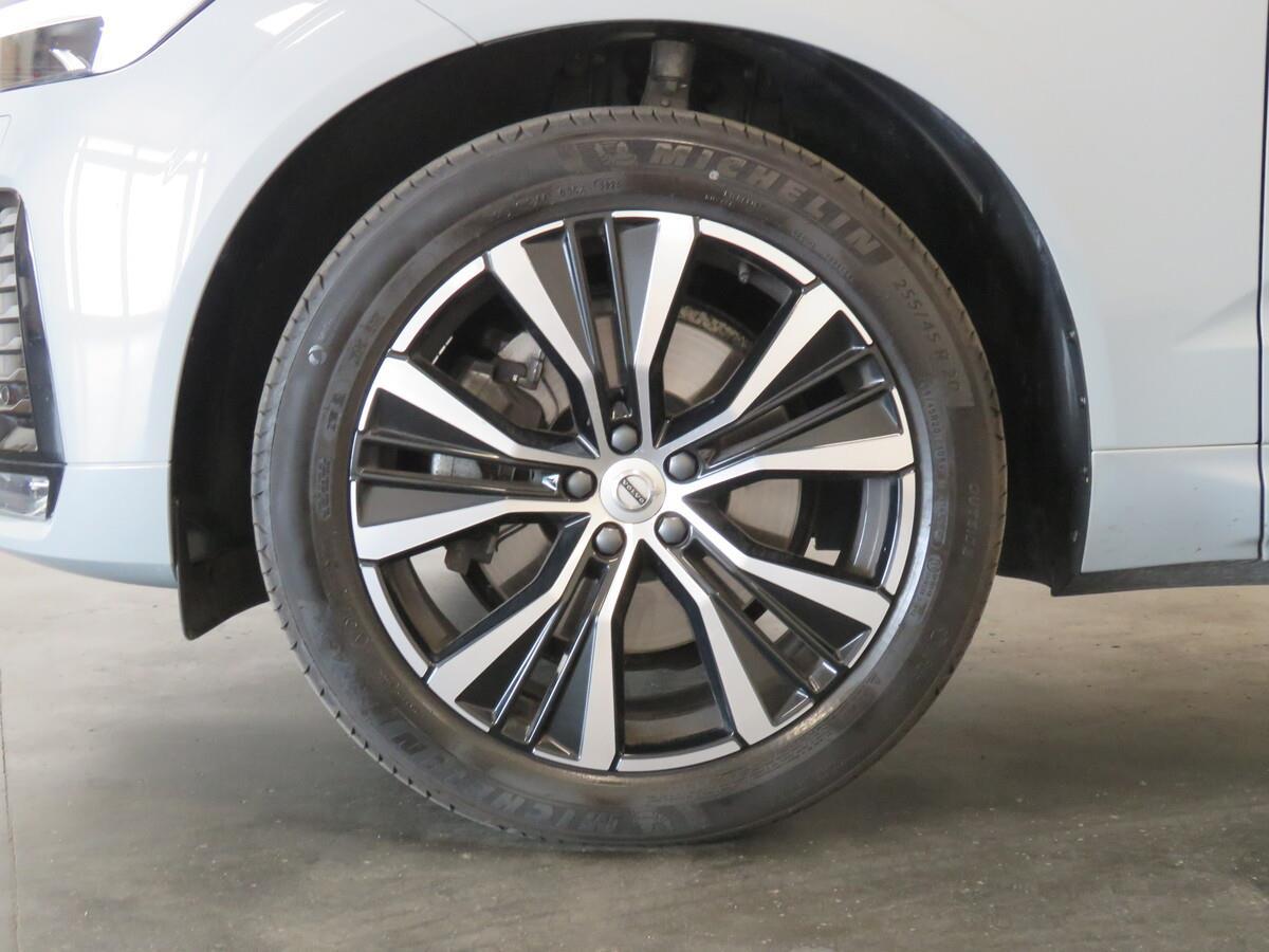 Volvo XC60 B5 184 kW AWD Plus Dark