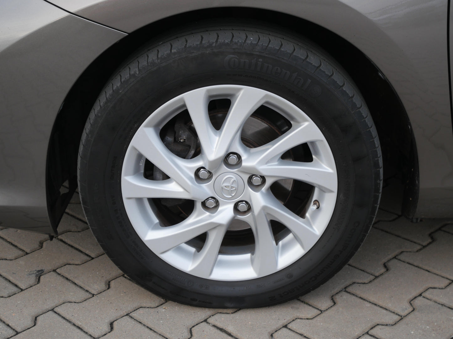 Toyota Auris 1.6i 97 kW Valvematic