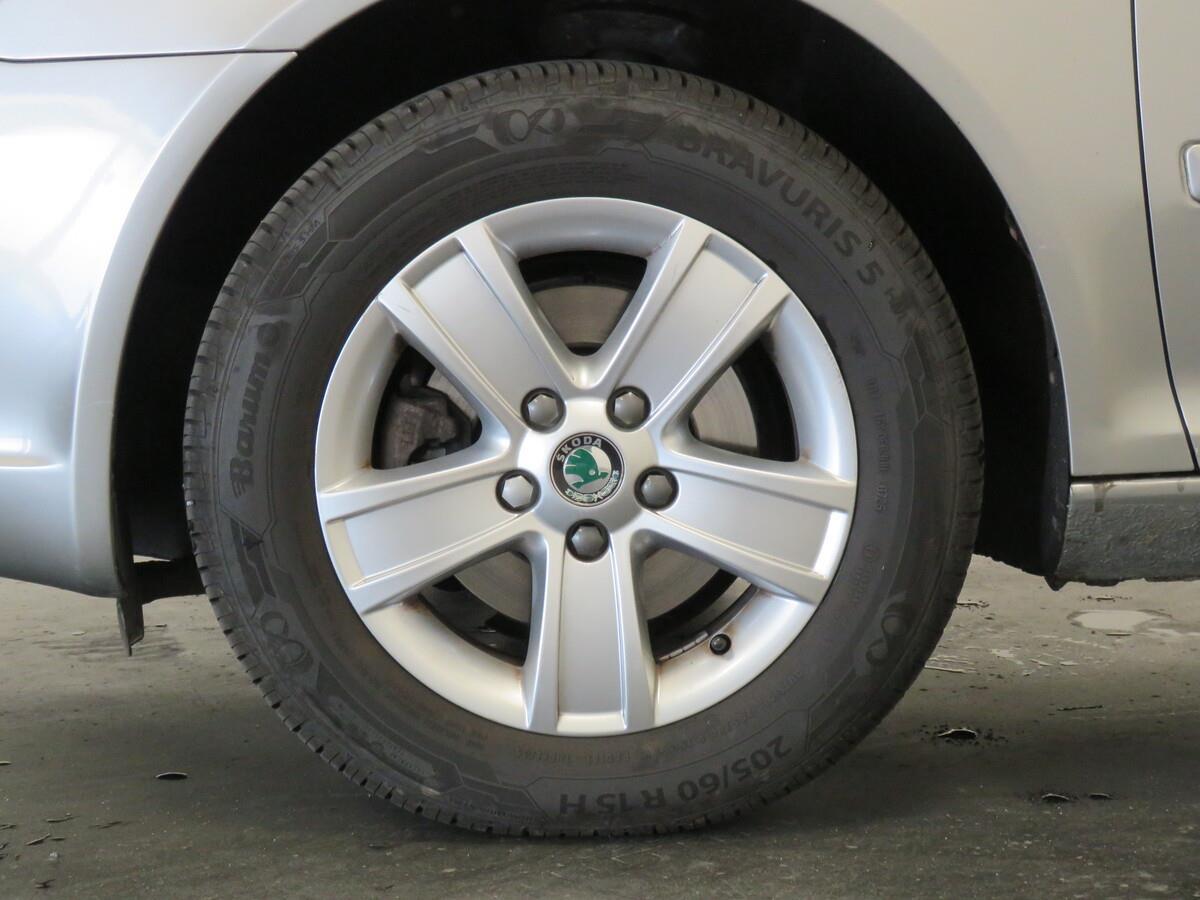 Škoda Octavia 1.6 MPI 75 kW Ambiente Plus